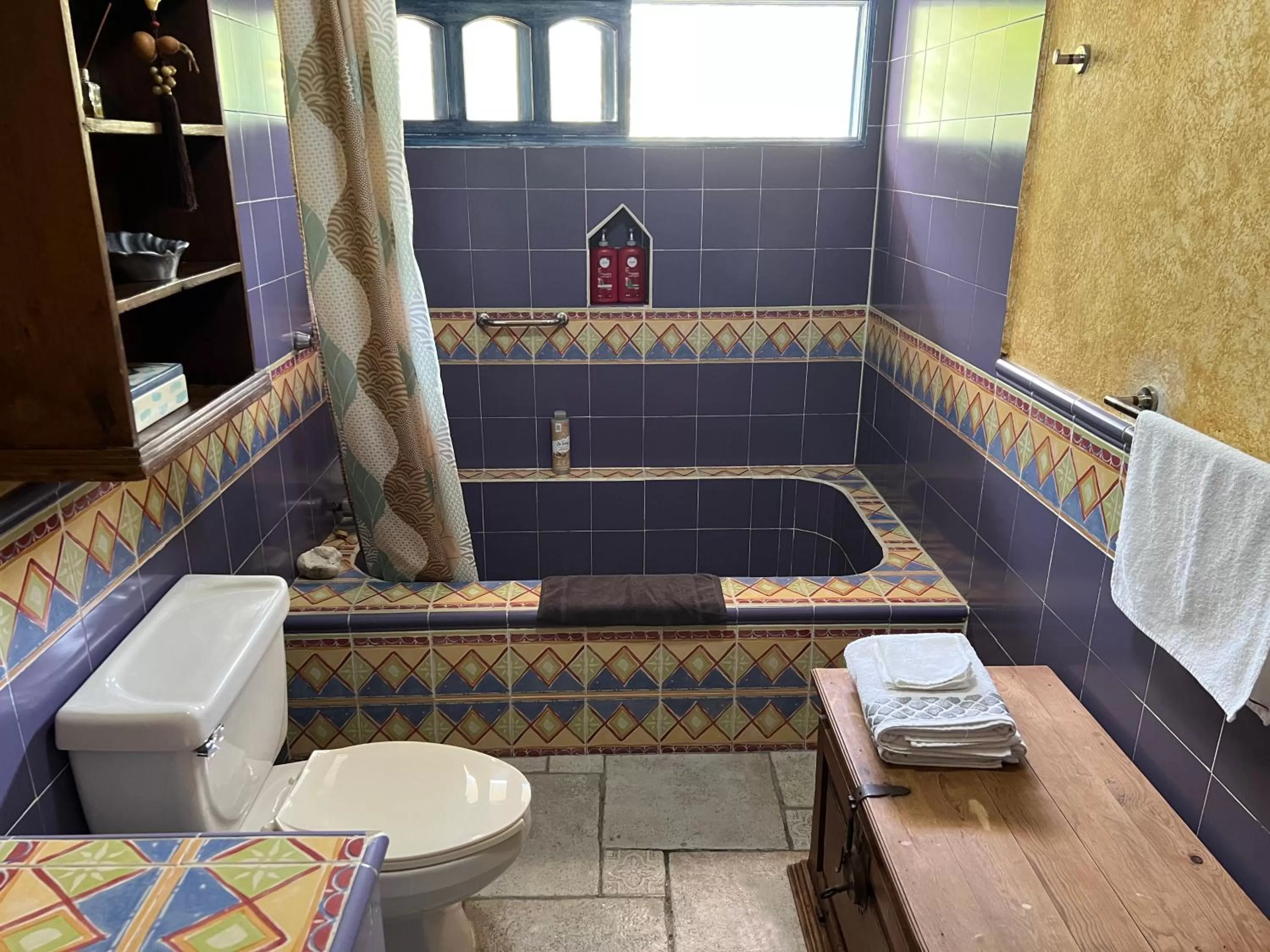 Bath in Hacienda Boutique B&B and Spa Solo Adultos