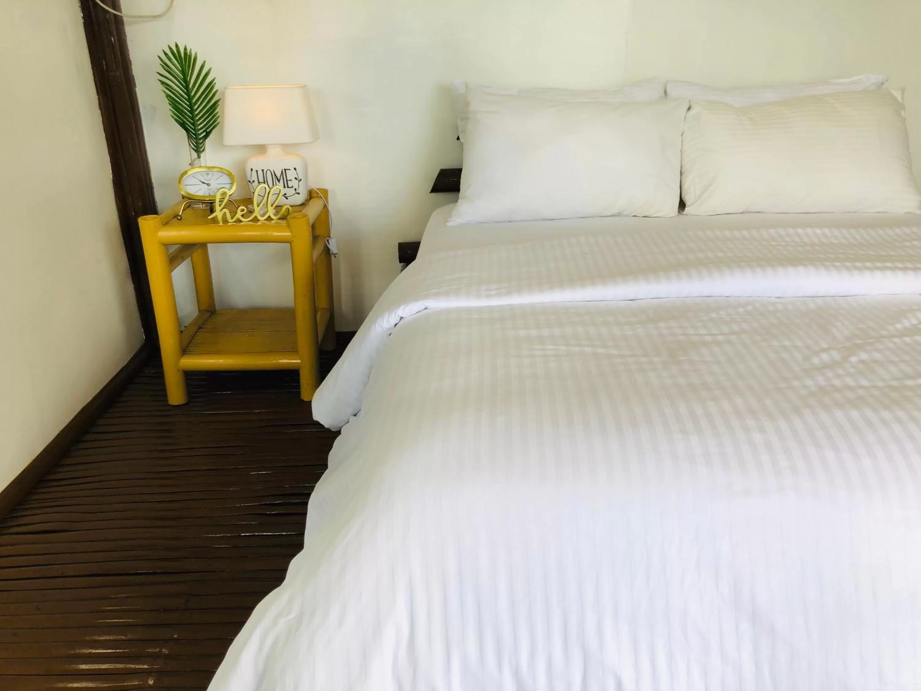 Bed in Bintana sa Paraiso Binunsaran
