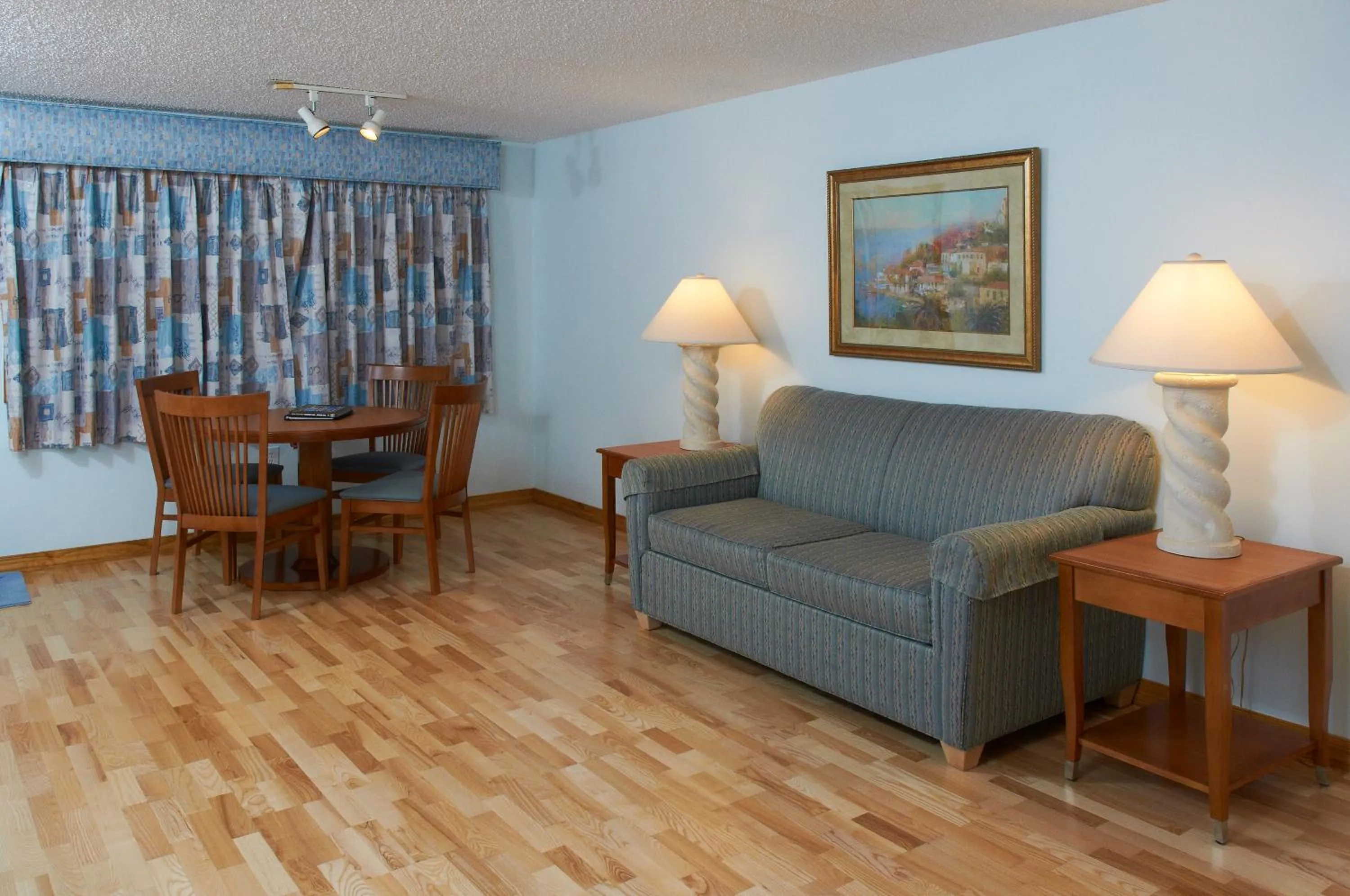 Living room in Sea Crest Inn