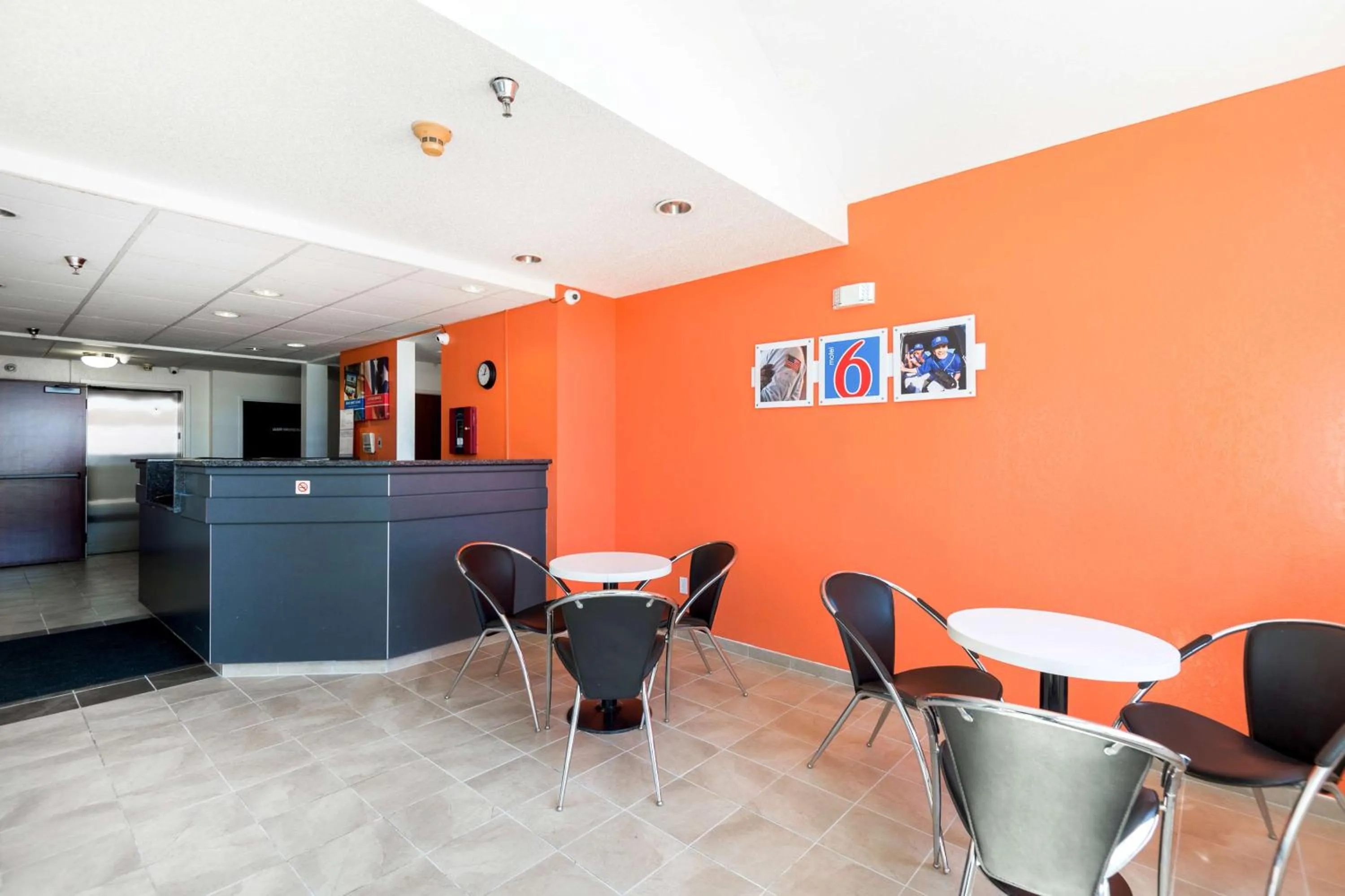 Lobby or reception in Motel 6-Olathe, KS