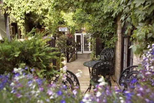 Balcony/Terrace in Crown & Cushion Hotel