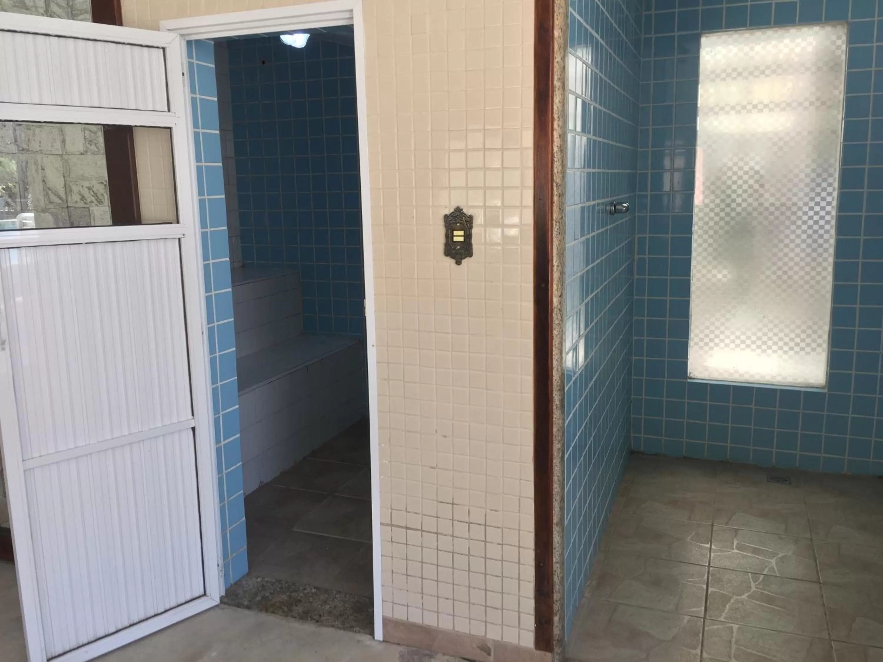 Shower, Bathroom in Hotel La Ponsa Itatiaia