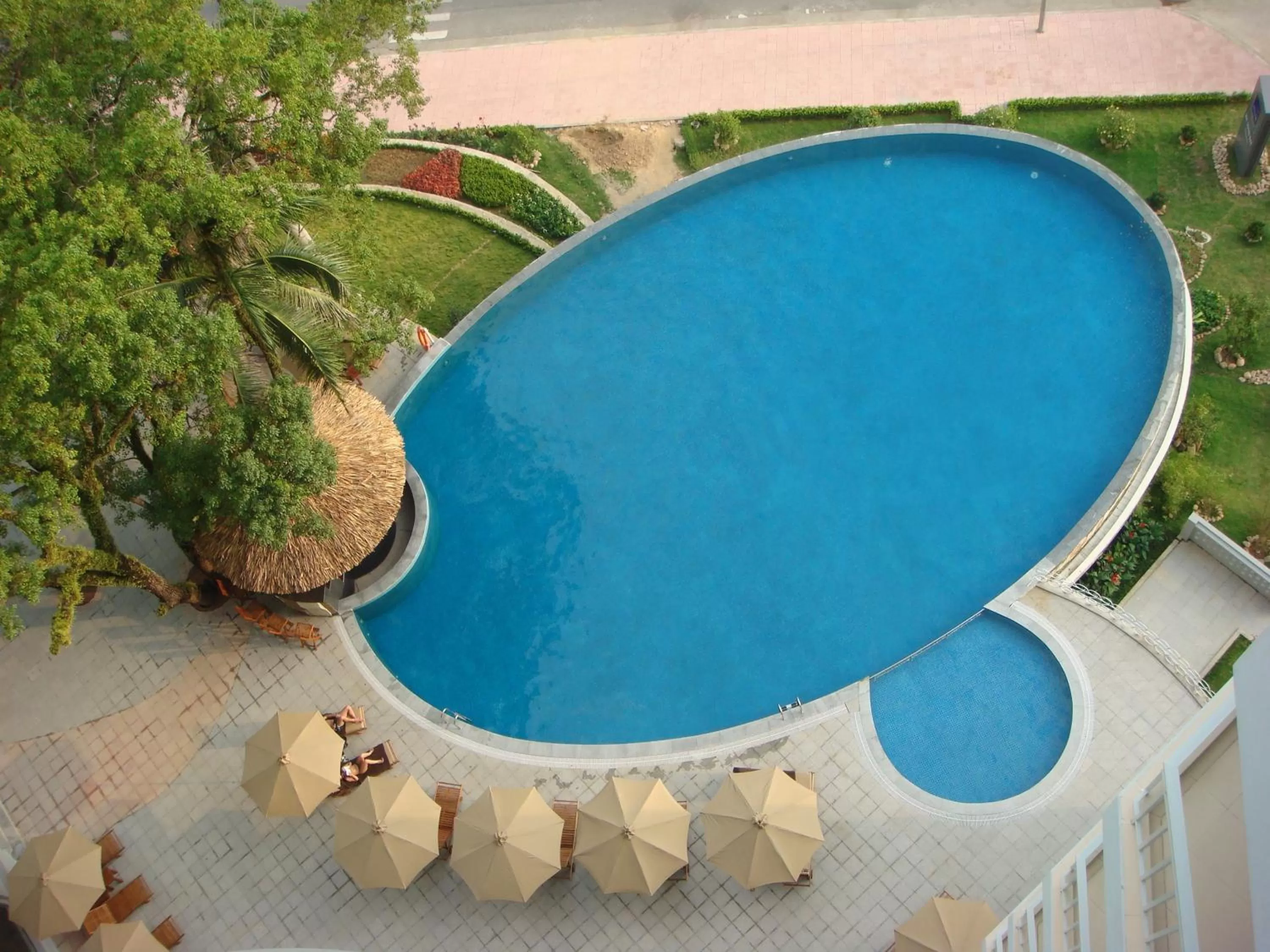 Swimming pool in Novotel Ha Long Bay Hotel