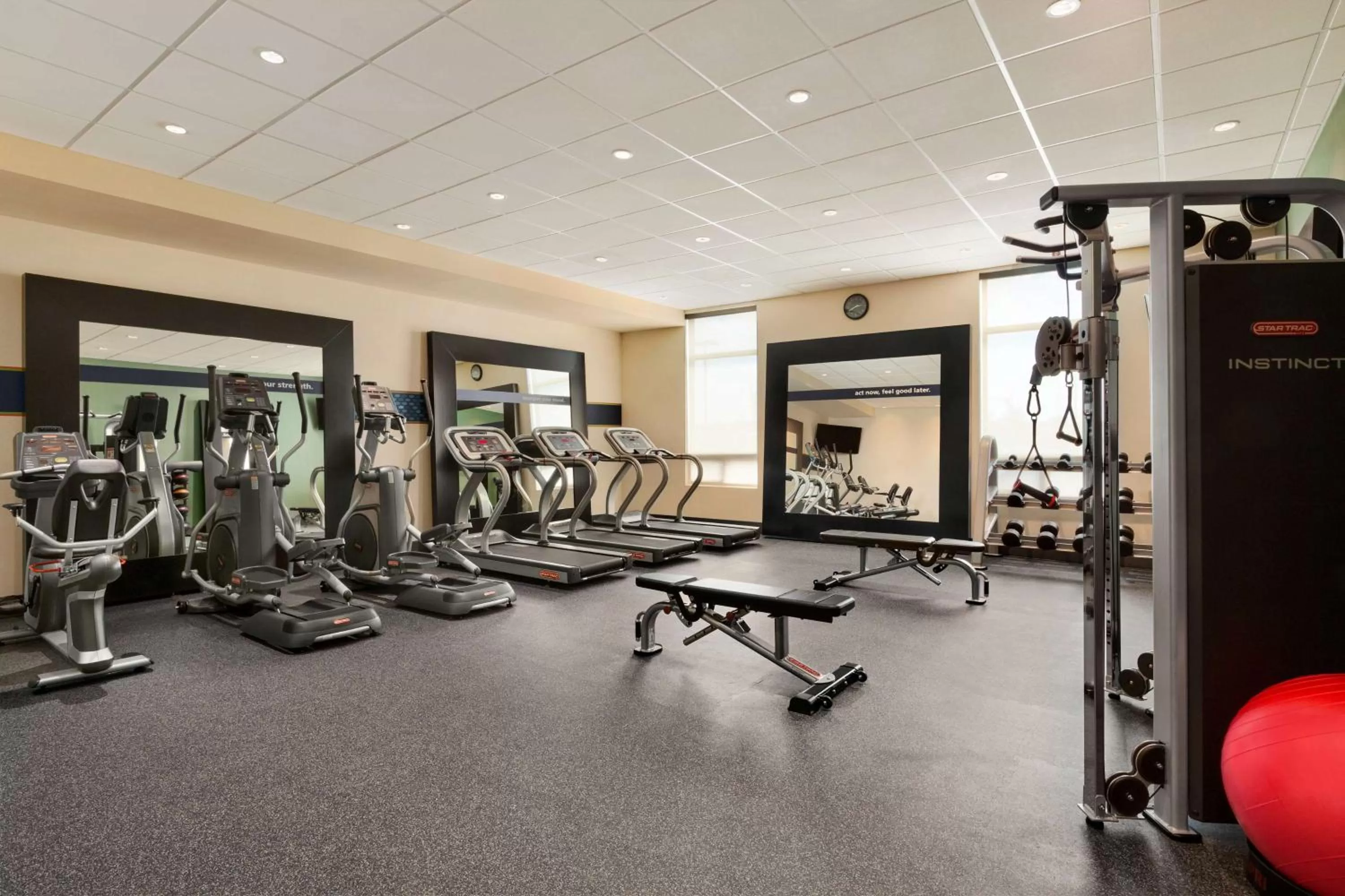 Fitness centre/facilities in Hampton Inn by Hilton Edmonton/Sherwood Park