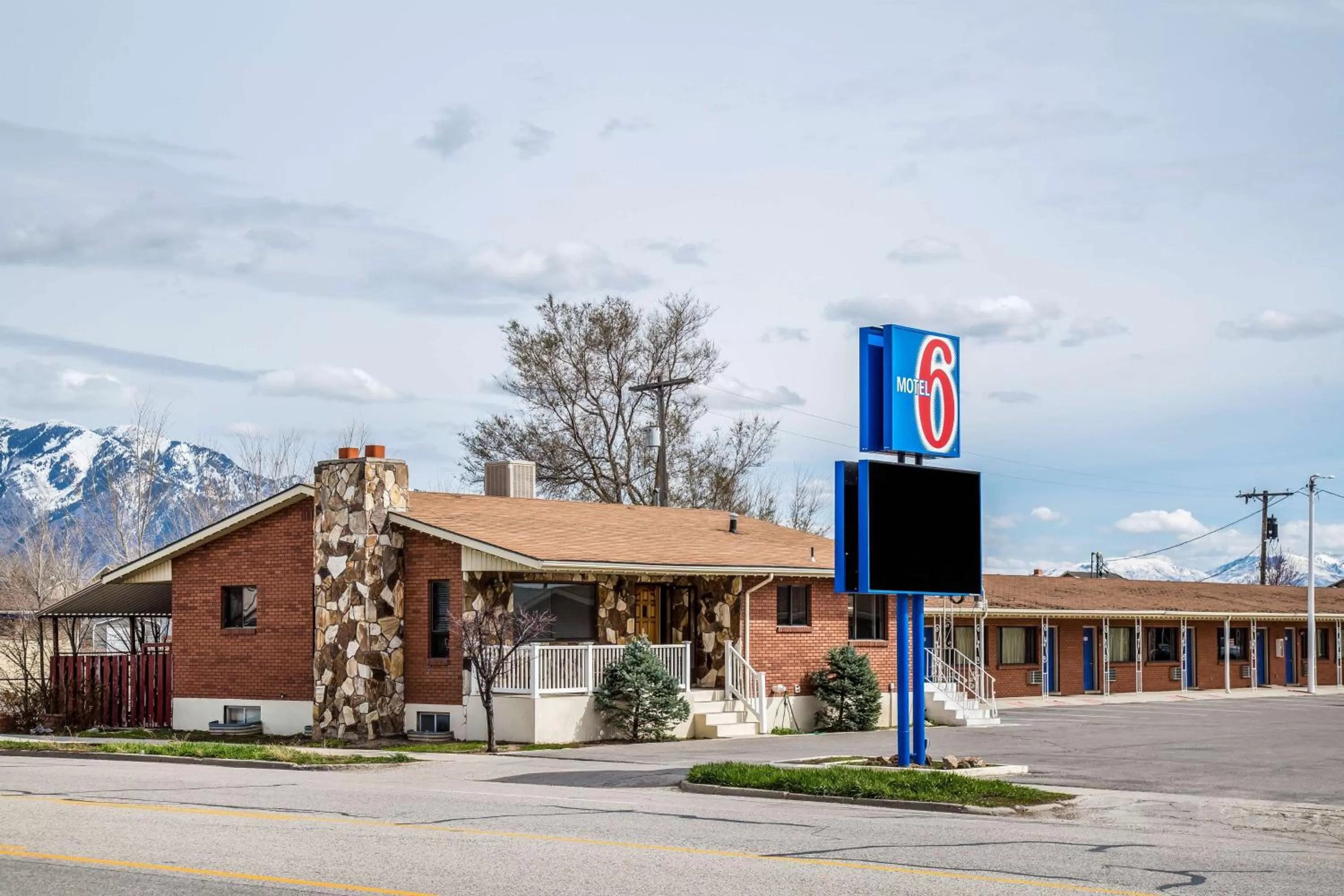 Property building in Motel 6 Tremonton, Utah