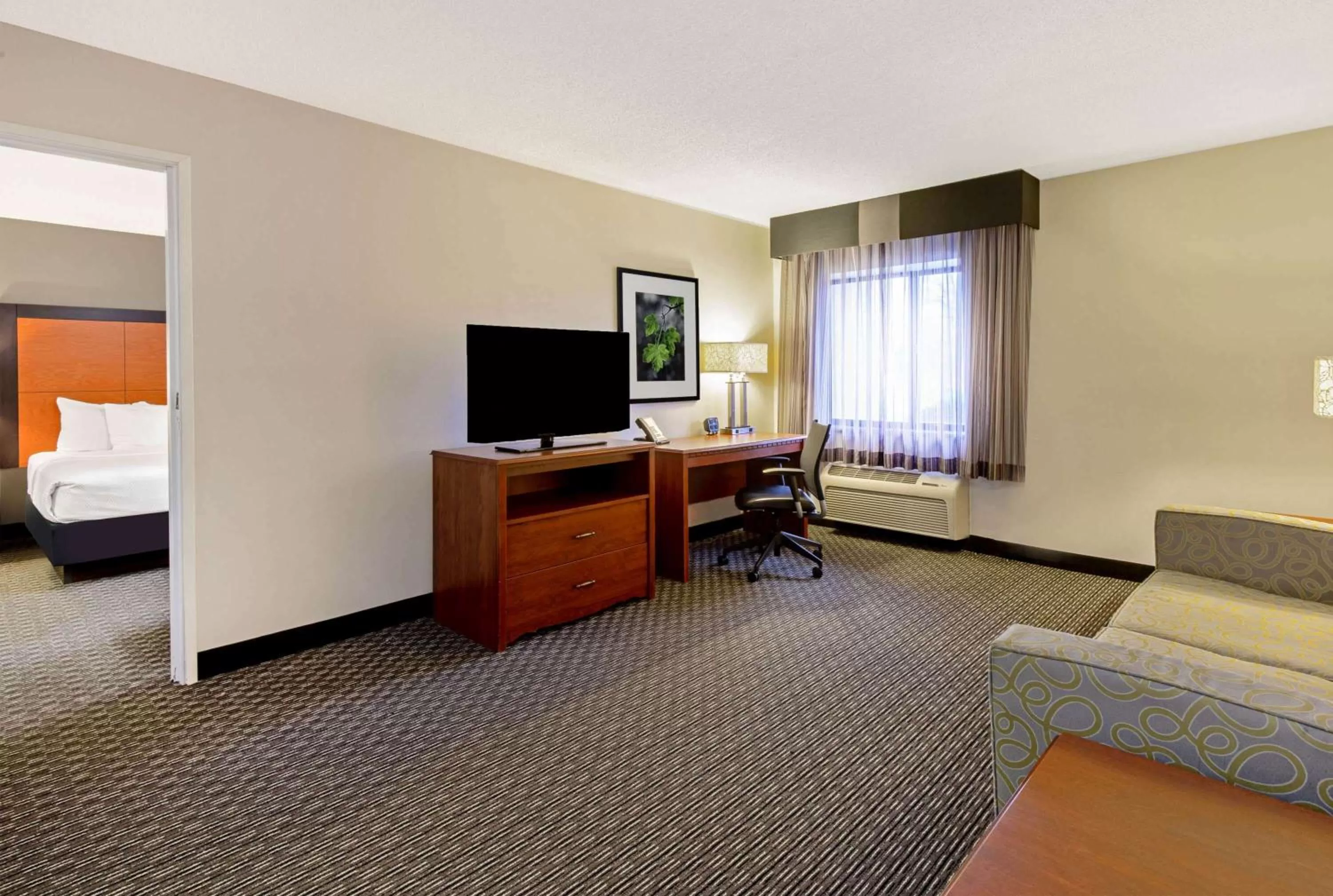 Photo of the whole room, Bed in La Quinta by Wyndham Harrisburg Airport Hershey