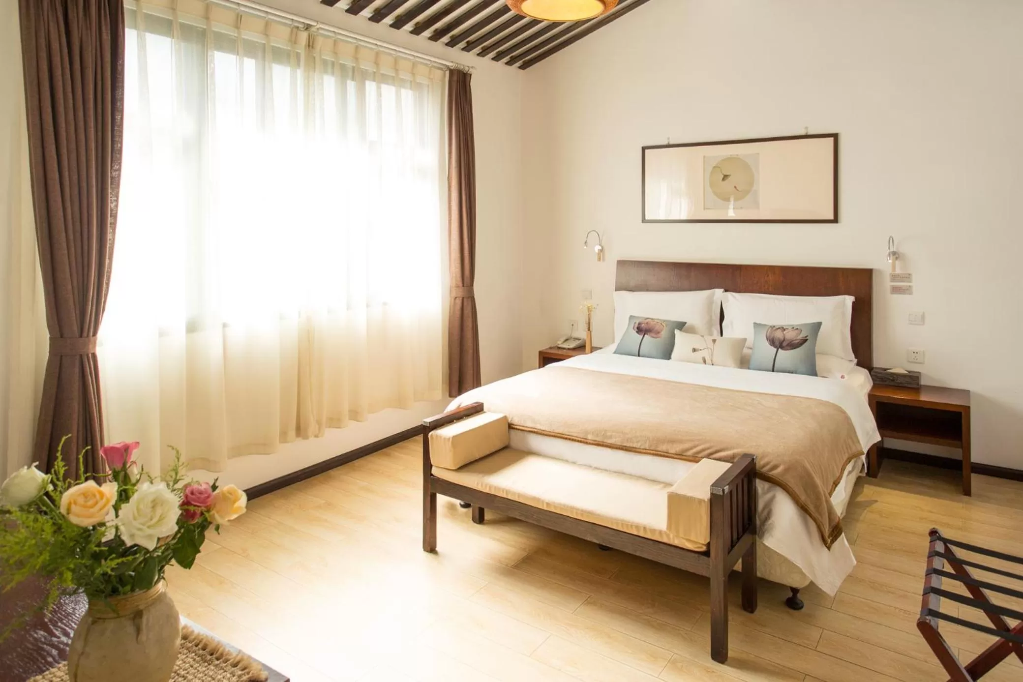 Photo of the whole room, Bed in Dali Yanyuan Mountain Retreat