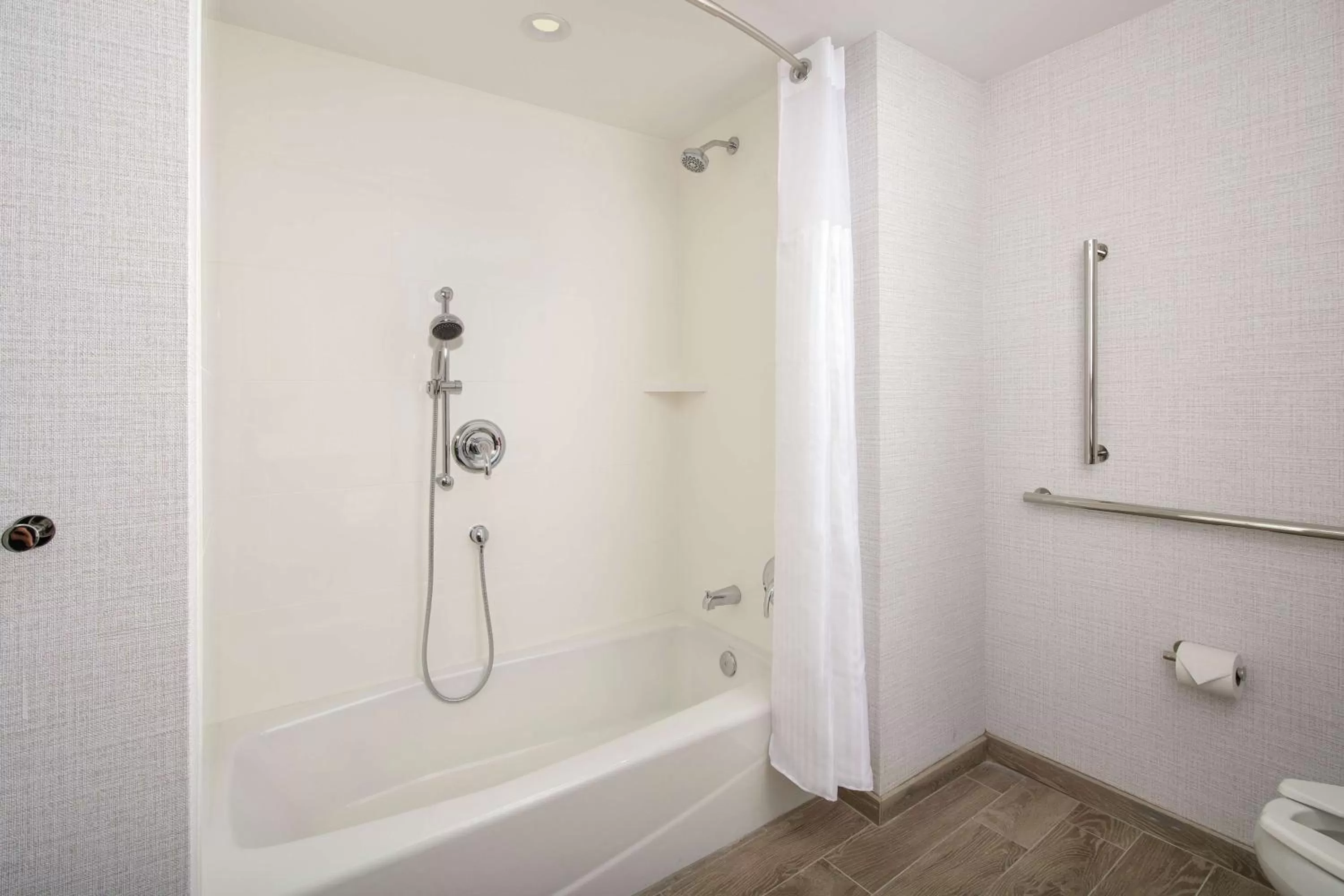 Bathroom in Hilton Garden Inn Miami Brickell South