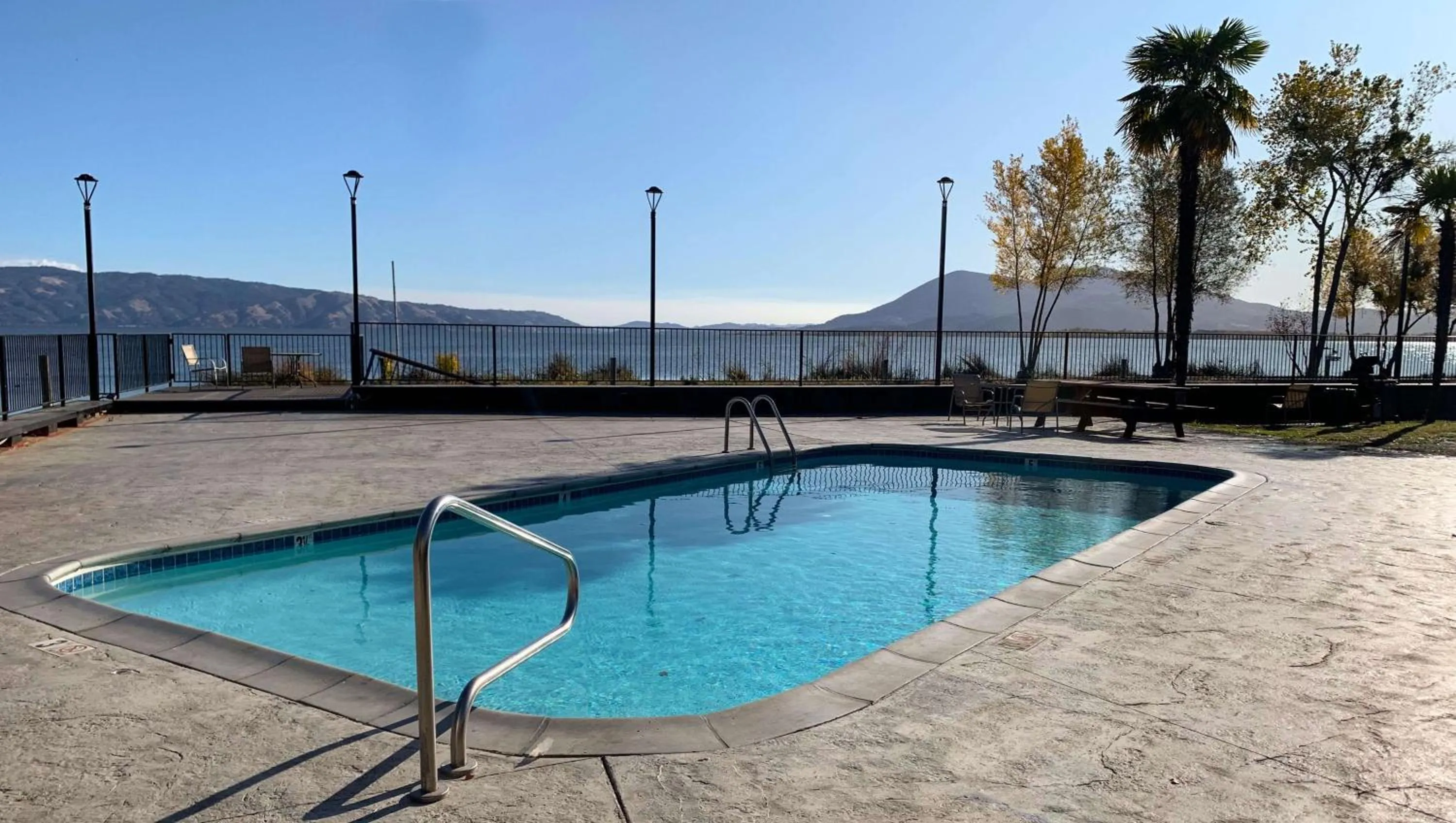 Pool view in Anchorage Inn Lakeport