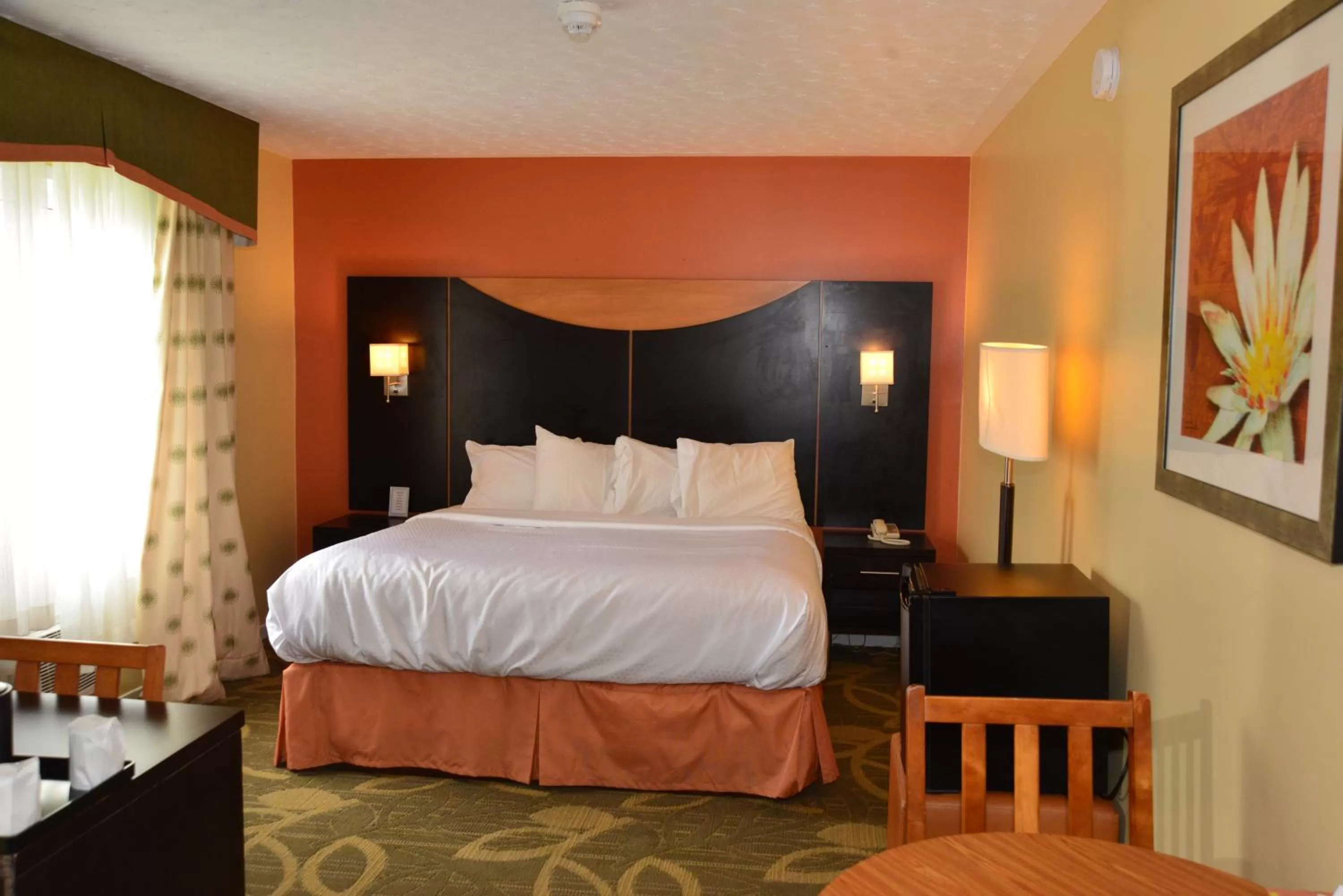 Bed in Trailsman Lodge