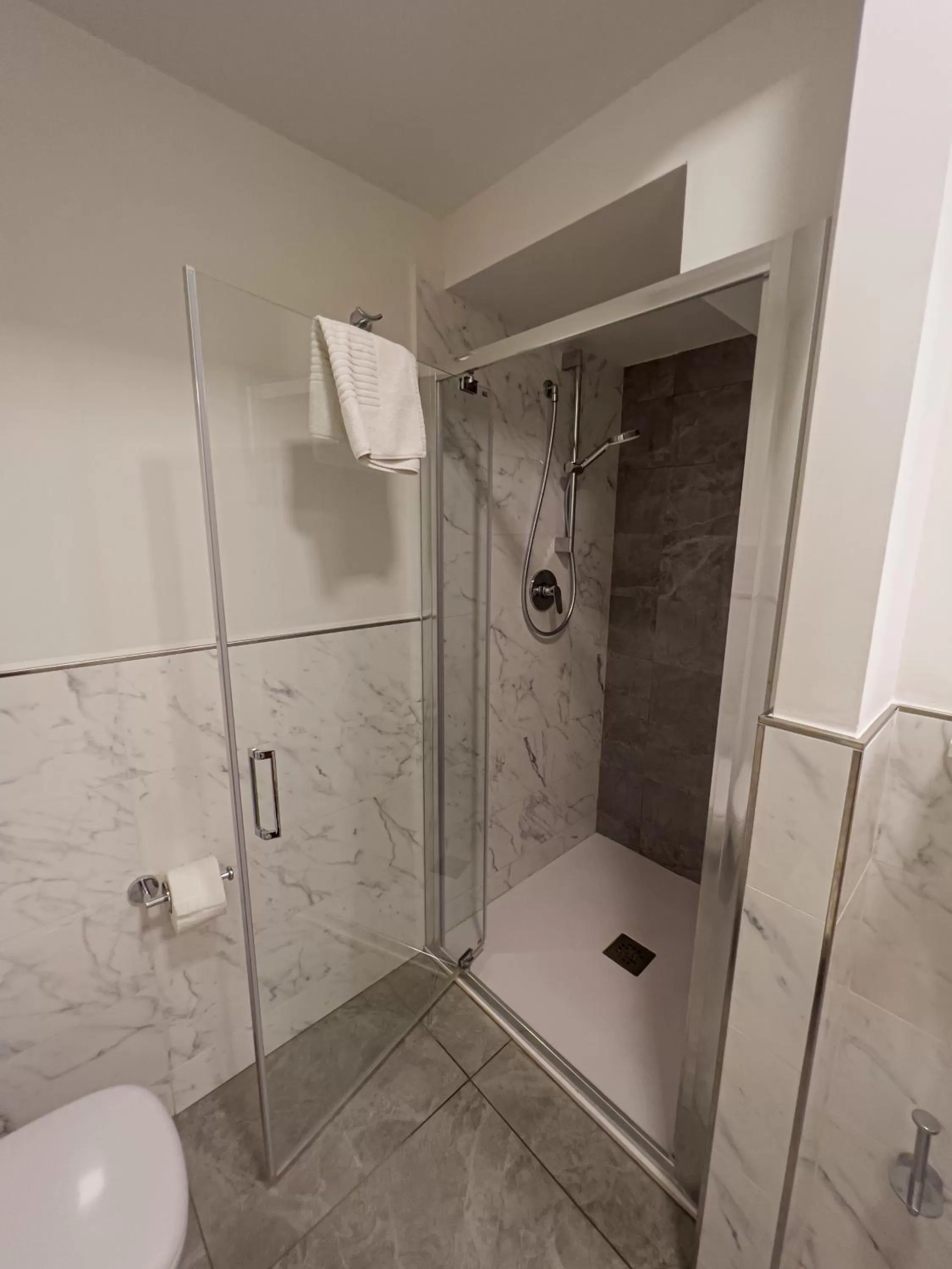 Bathroom in Historico Loft & Rooms Palazzo Adragna XIX