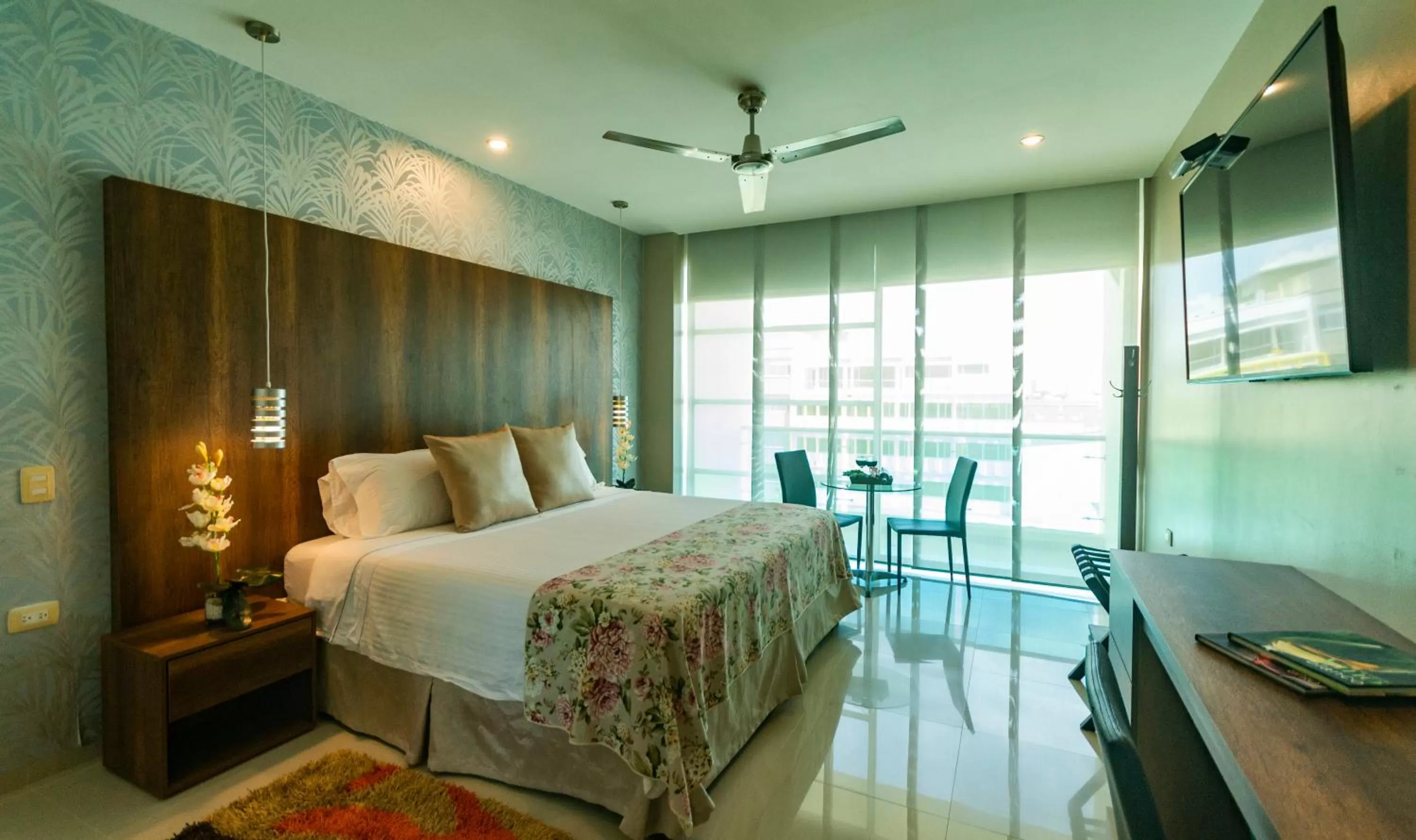 Photo of the whole room, Bed in Hotel Santorini Loft