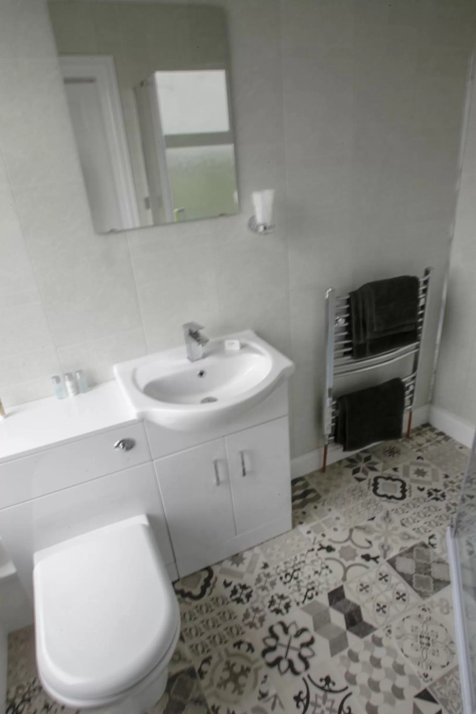 Bathroom in Ugthorpe Lodge Hotel