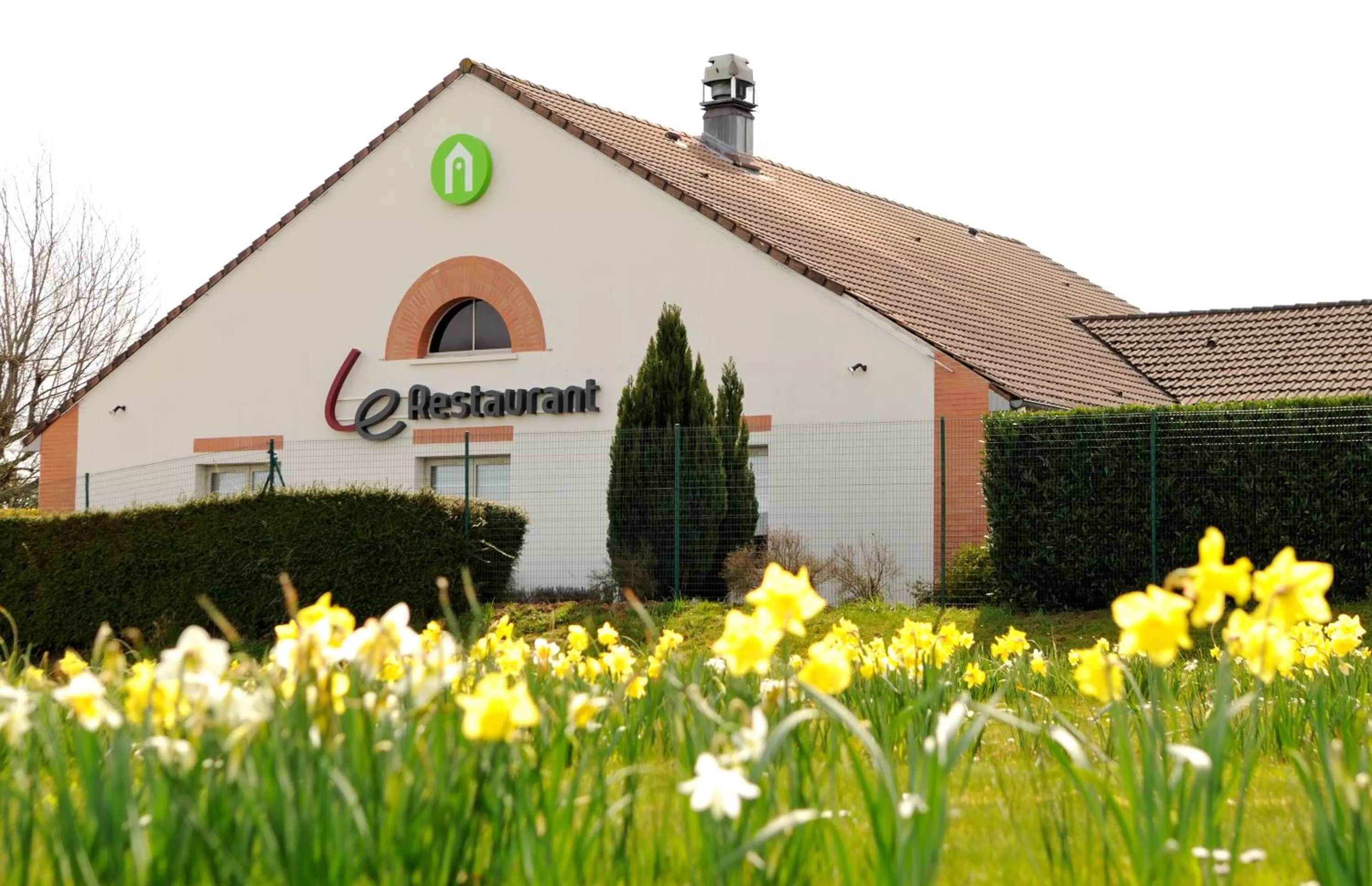 Facade/entrance in Campanile Château-Thierry