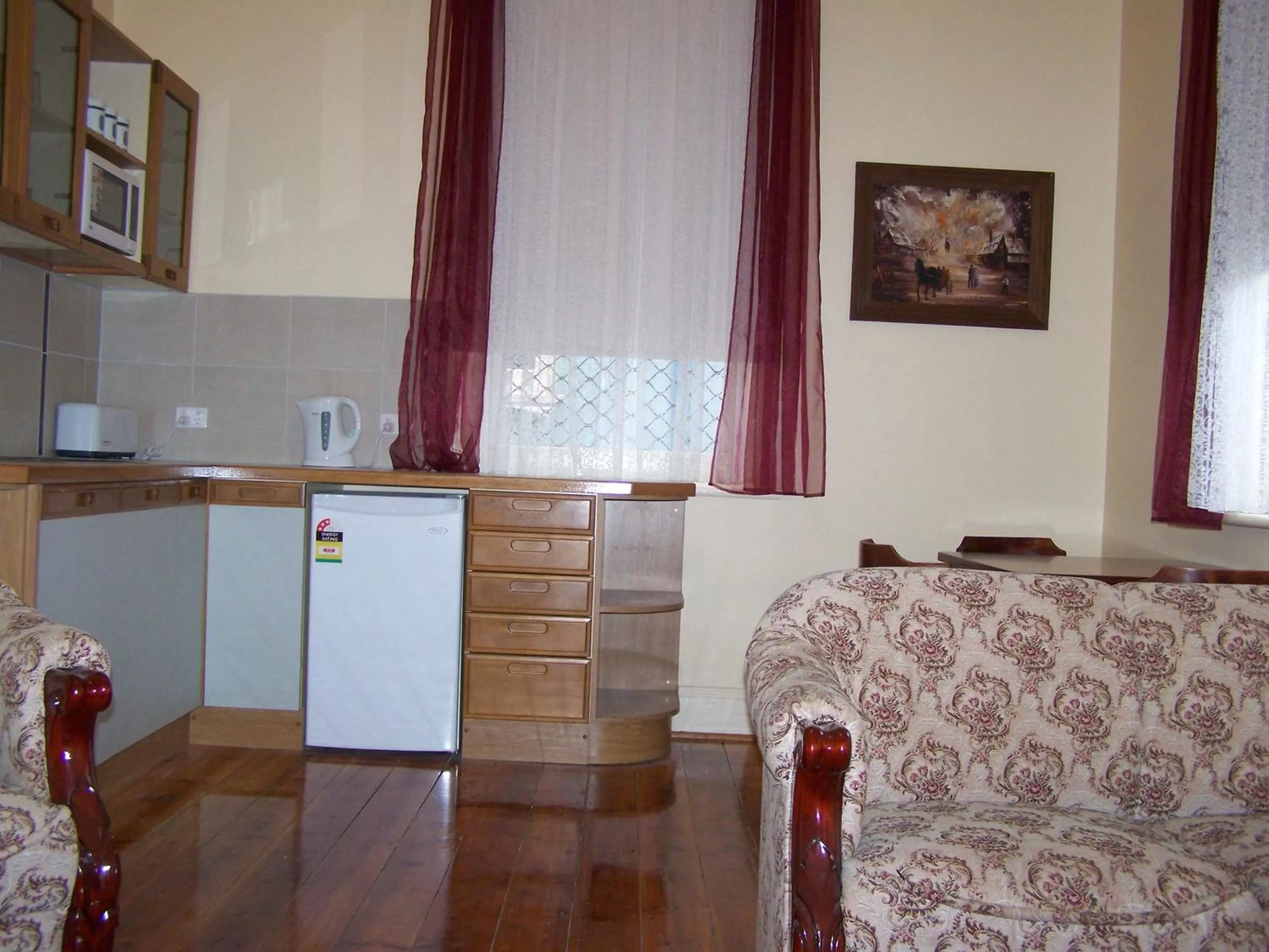 Kitchen or kitchenette, Kitchen/Kitchenette in RJ's Bed & Breakfast