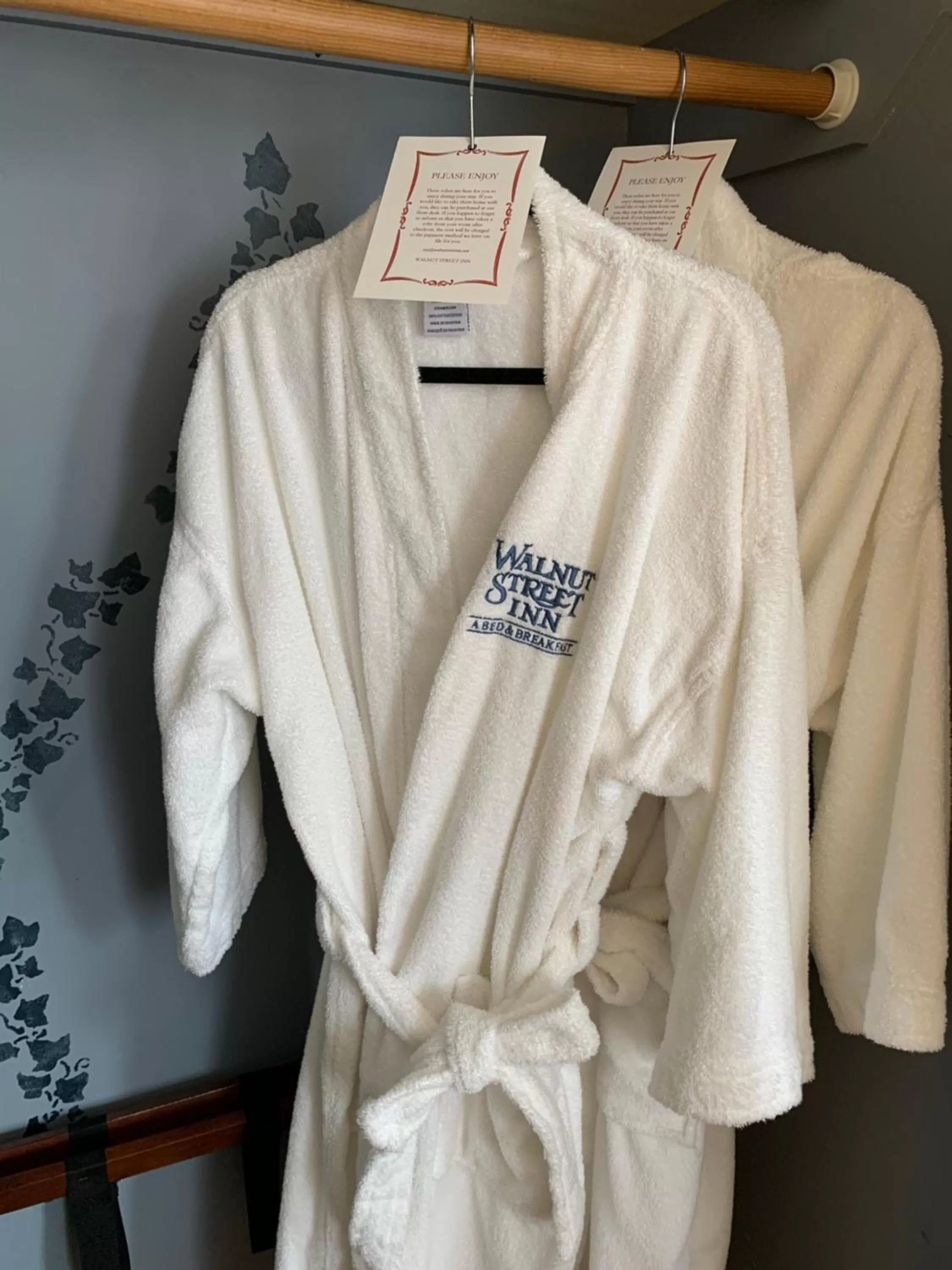 wardrobe in Walnut Street Inn