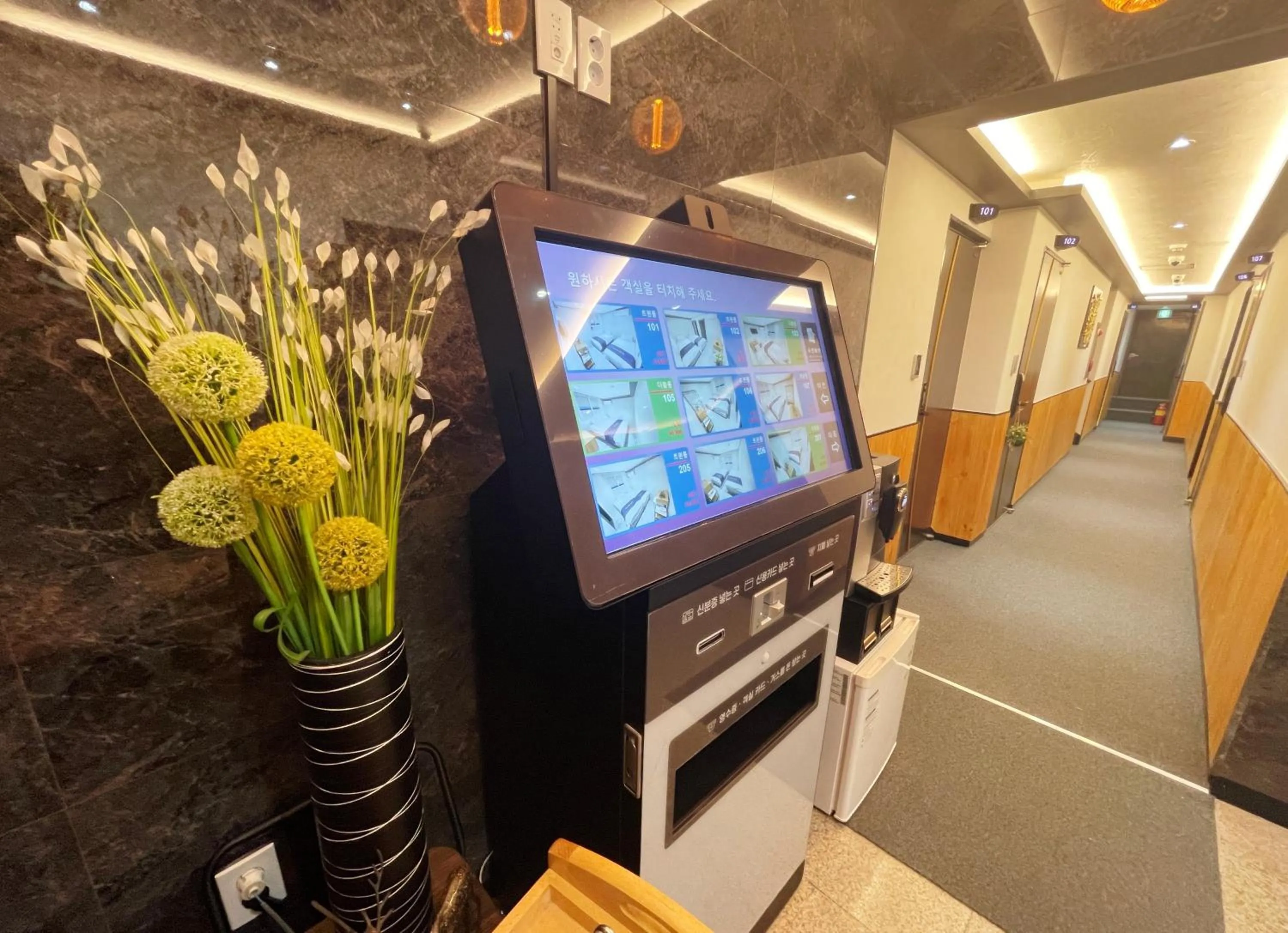 Area and facilities in The Road Hotel