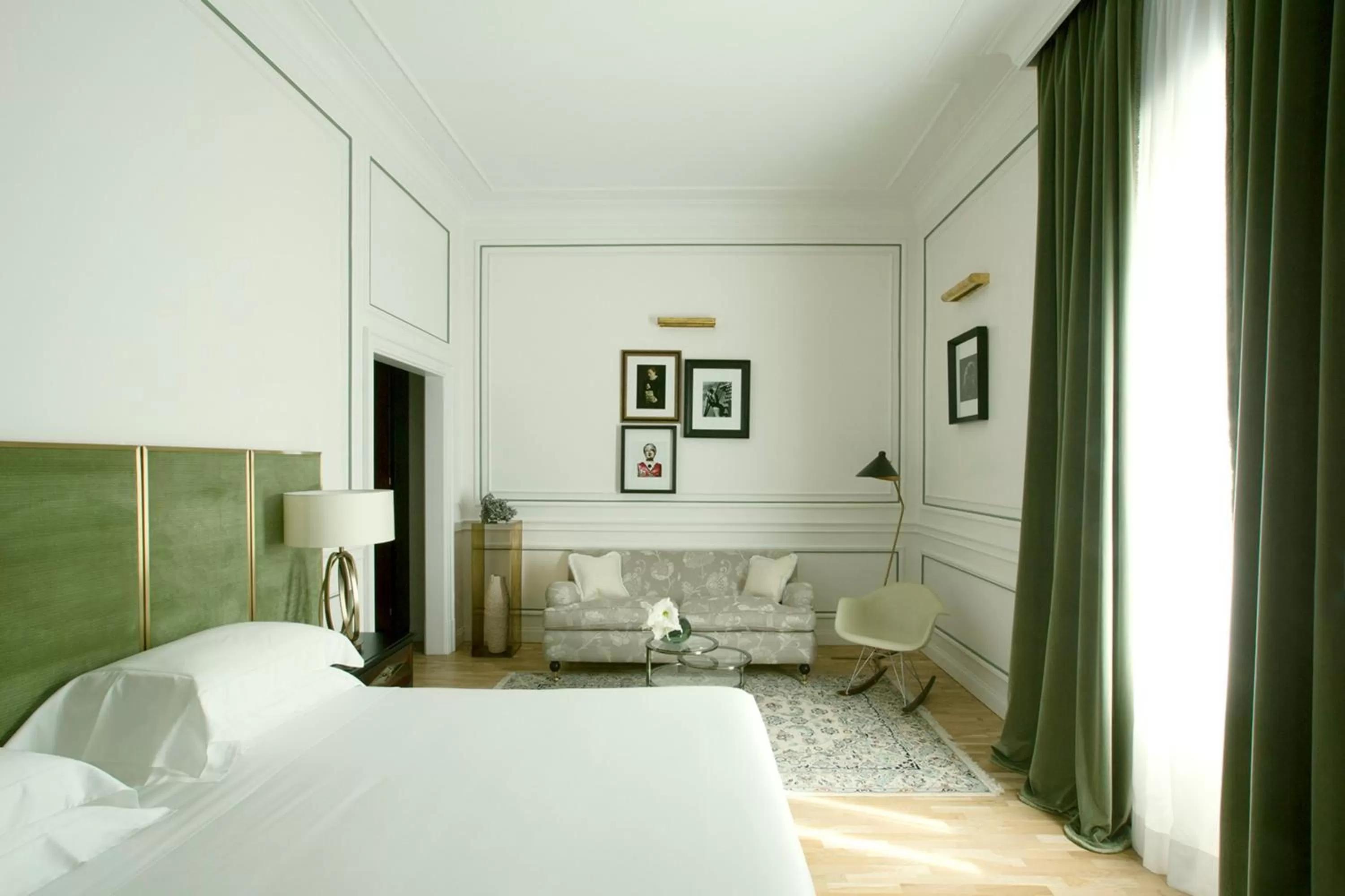 Seating area, Bed in Palazzo Dama - Hotel & SPA - Preferred Hotels & Resorts