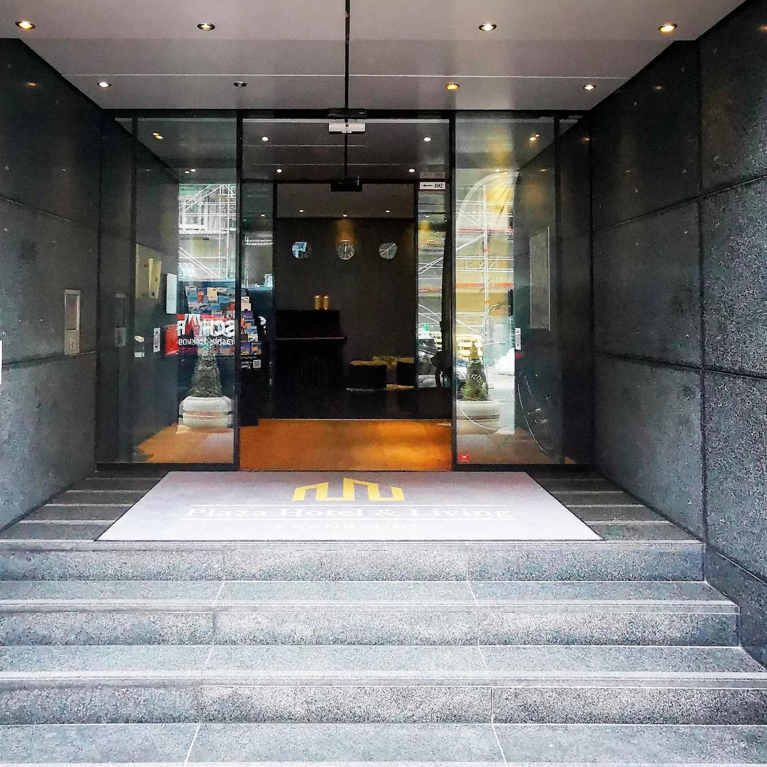 Facade/entrance in Plaza Hotel & Living Frankfurt