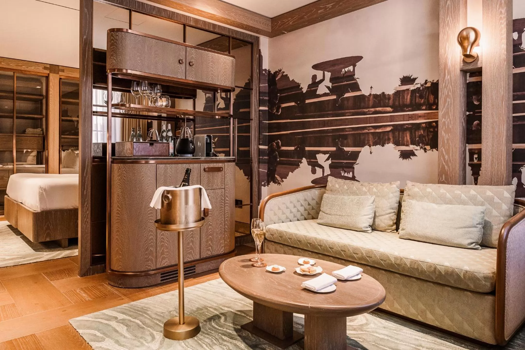 Seating area, Bed in Iniala Harbour House