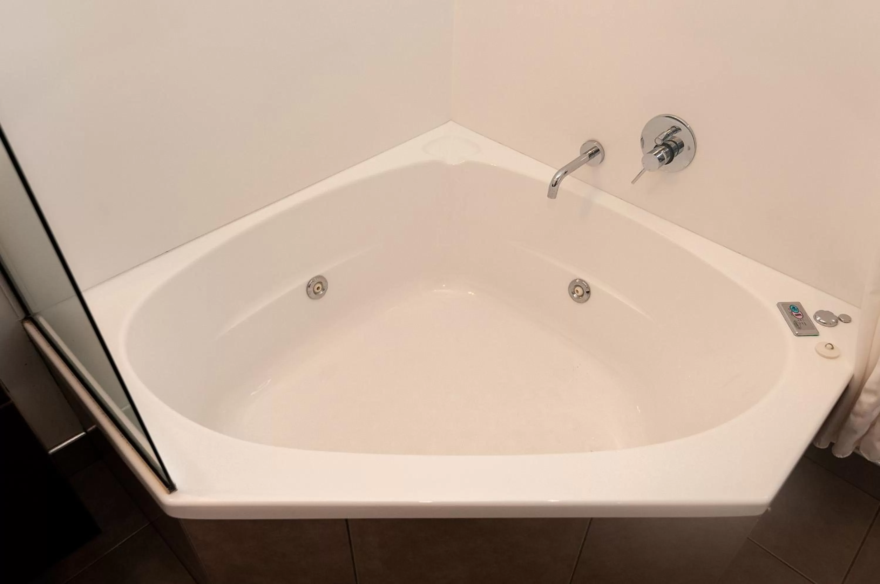 Bath in The Park Motel