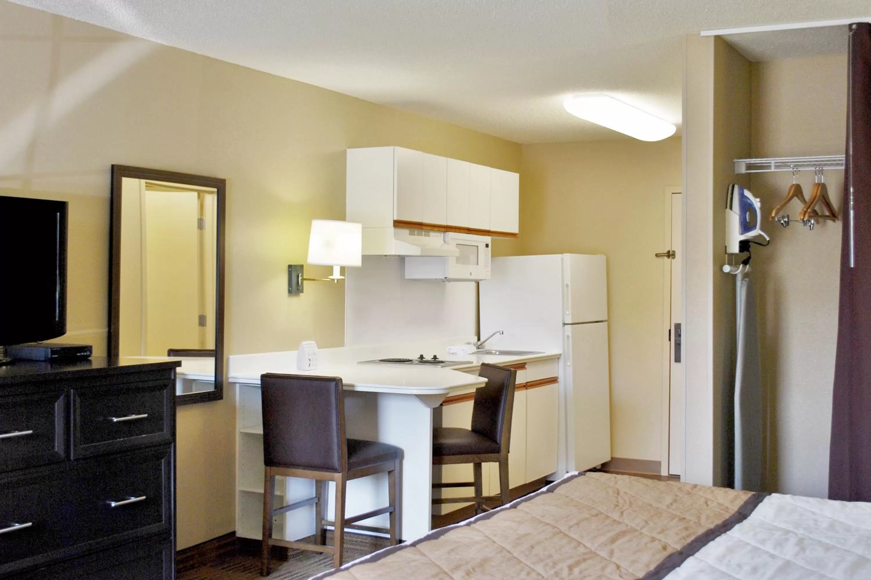 Kitchen or kitchenette in Extended Stay America Suites - Orlando - Altamonte Springs