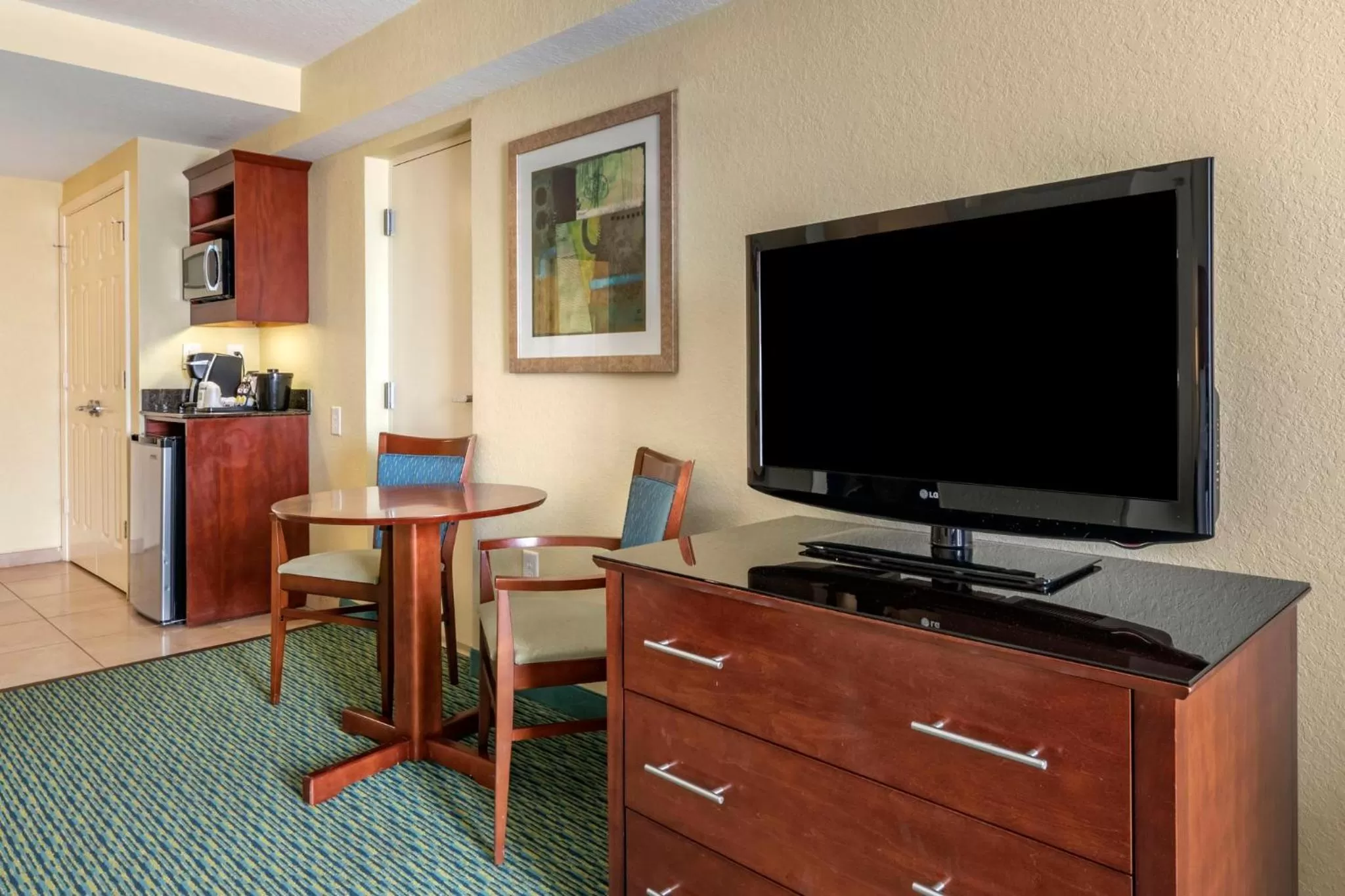 Bedroom in Holiday Inn Resort Orlando - Lake Buena Vista by IHG