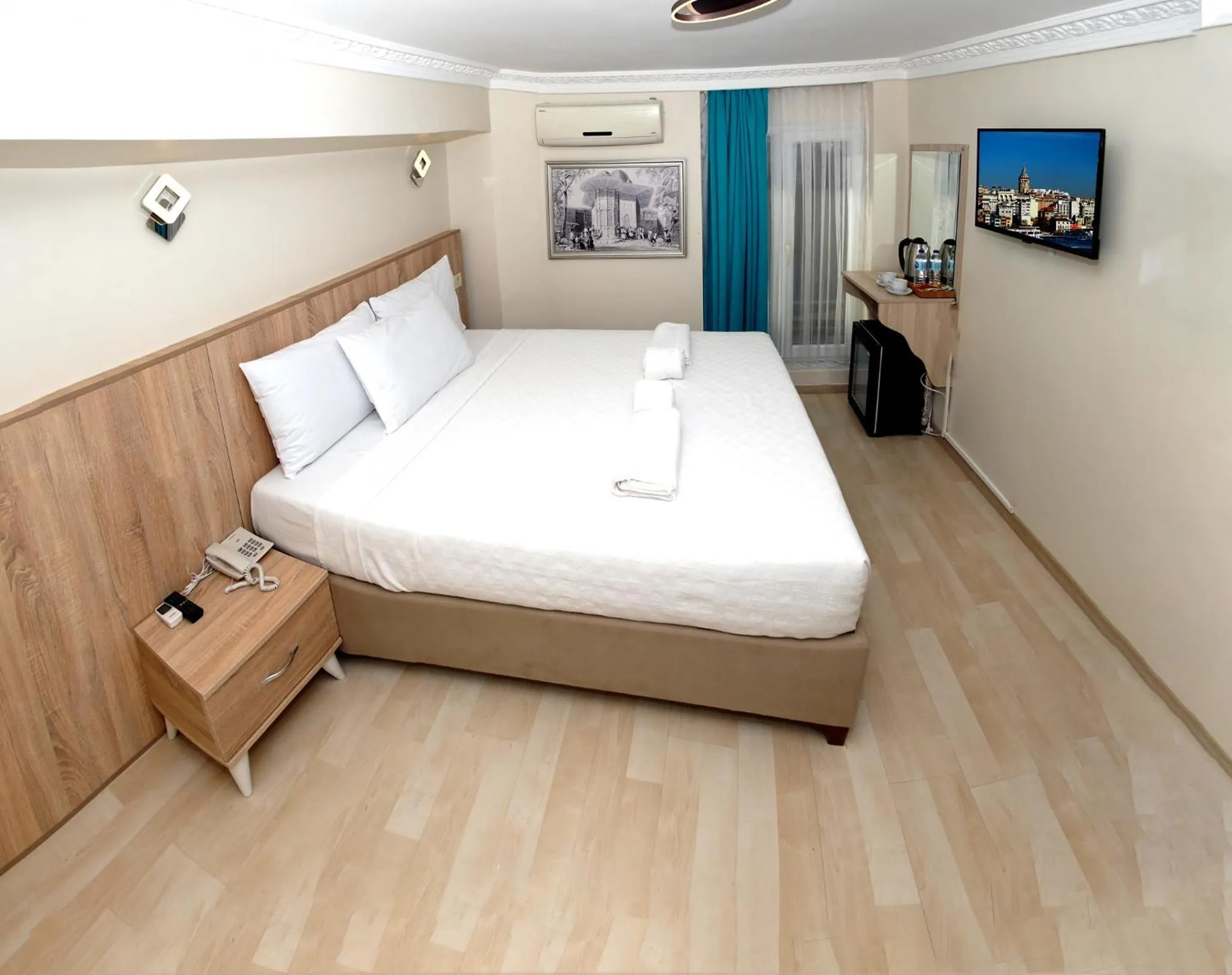 Bed in Le Safran Palace Hotel