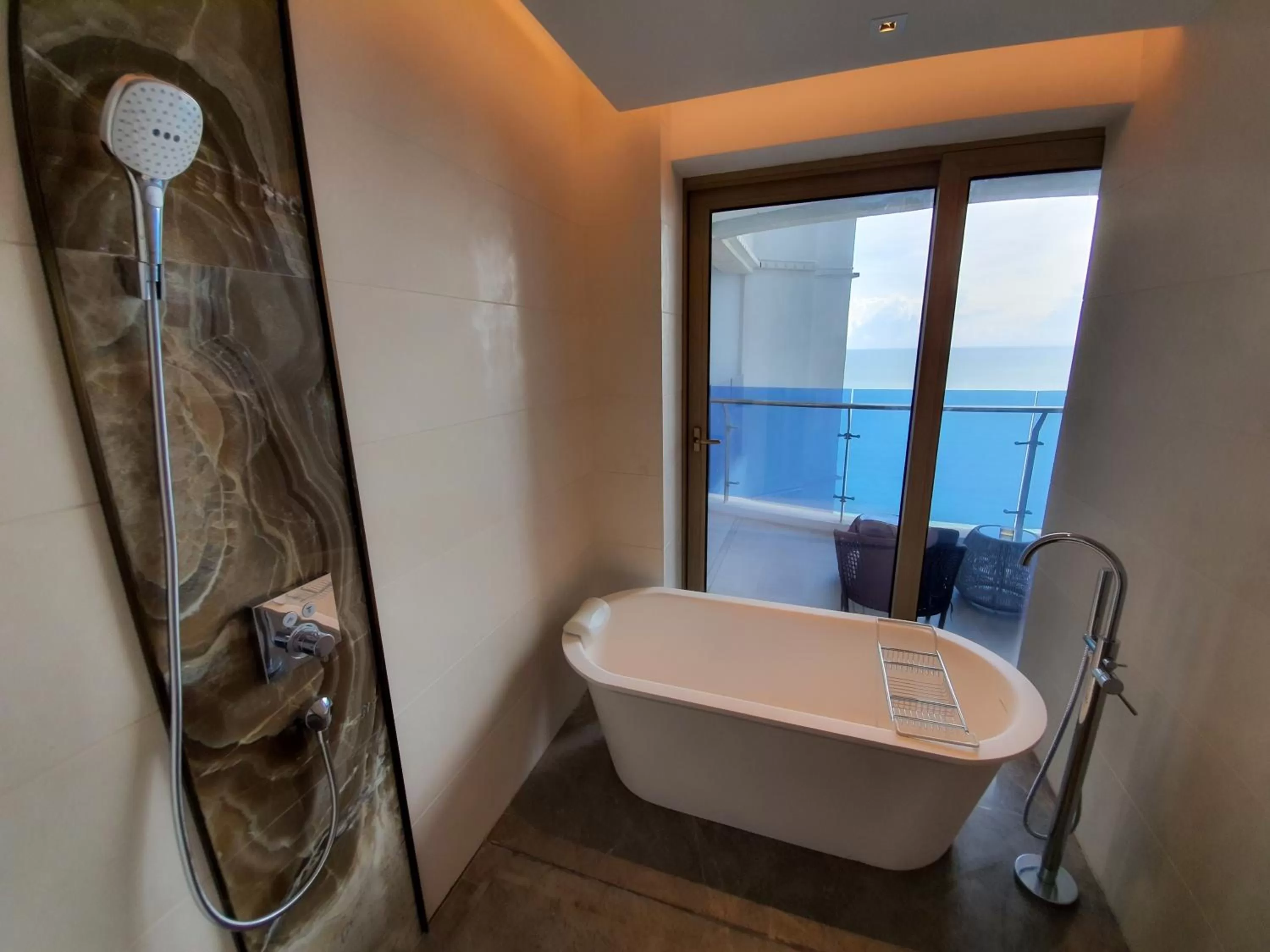 Bathroom in Howard Johnson Plaza by Wyndham Blue Bay Sihanoukville