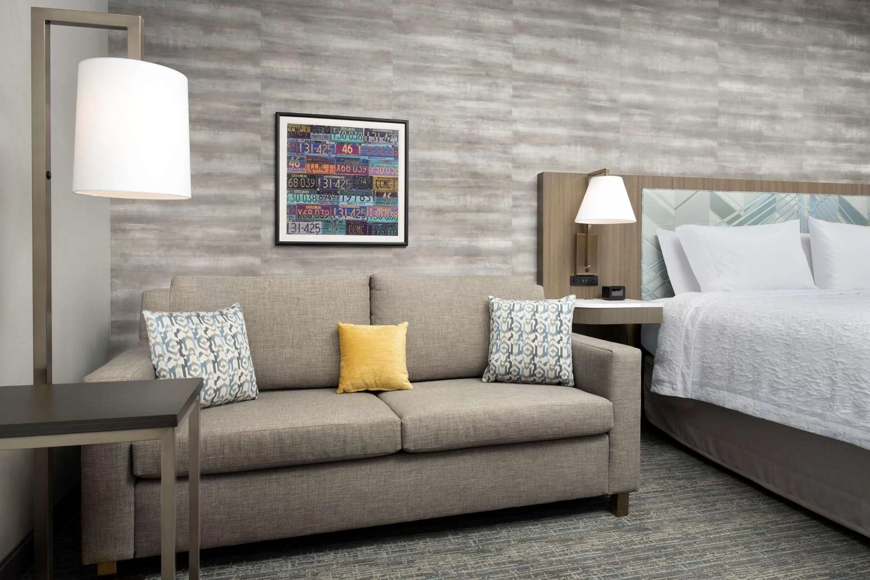 Living room, Bed in Hampton Inn Boston Logan Airport Chelsea