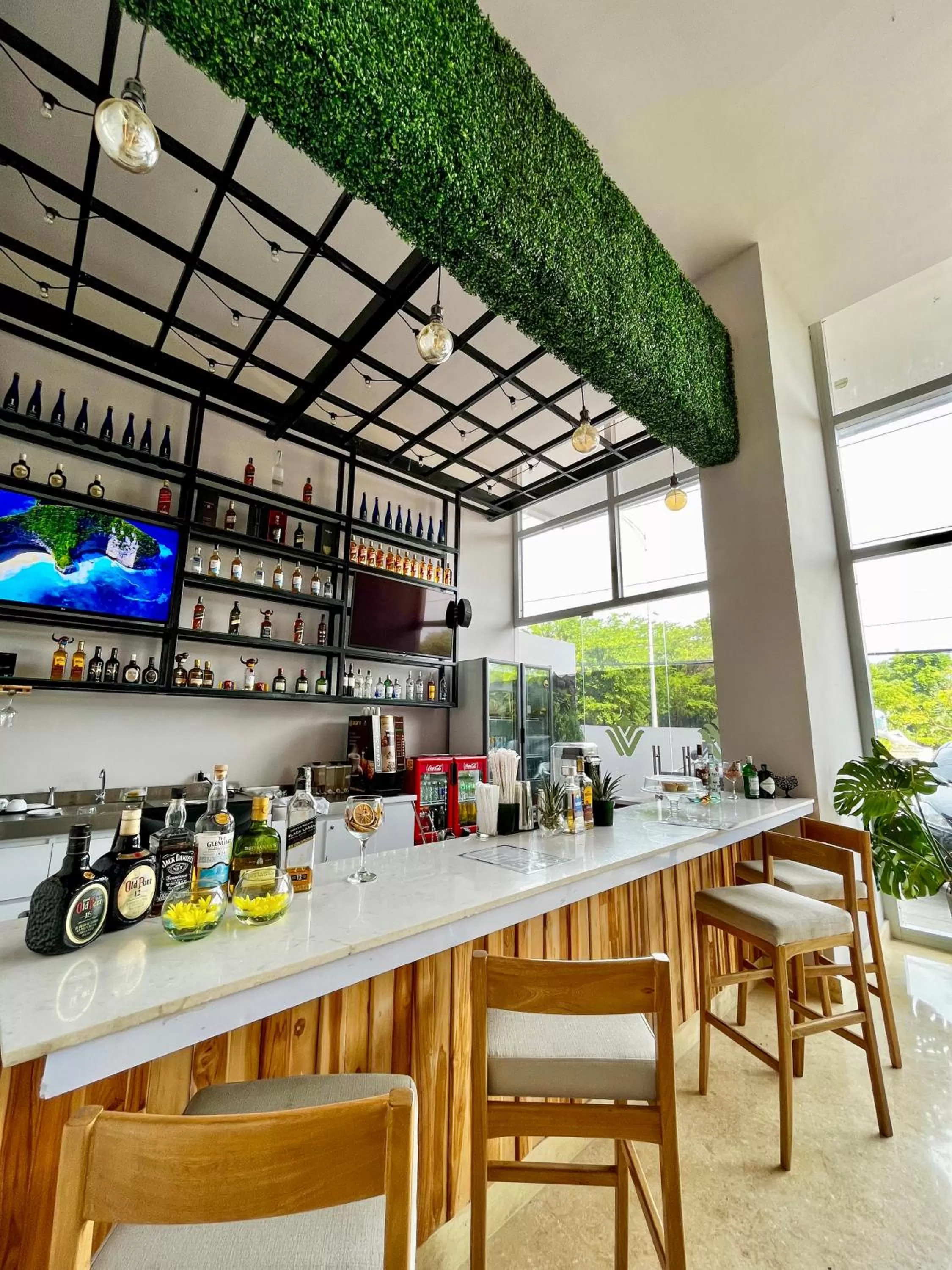 Lounge or bar in Wyndham Garden Cartagena