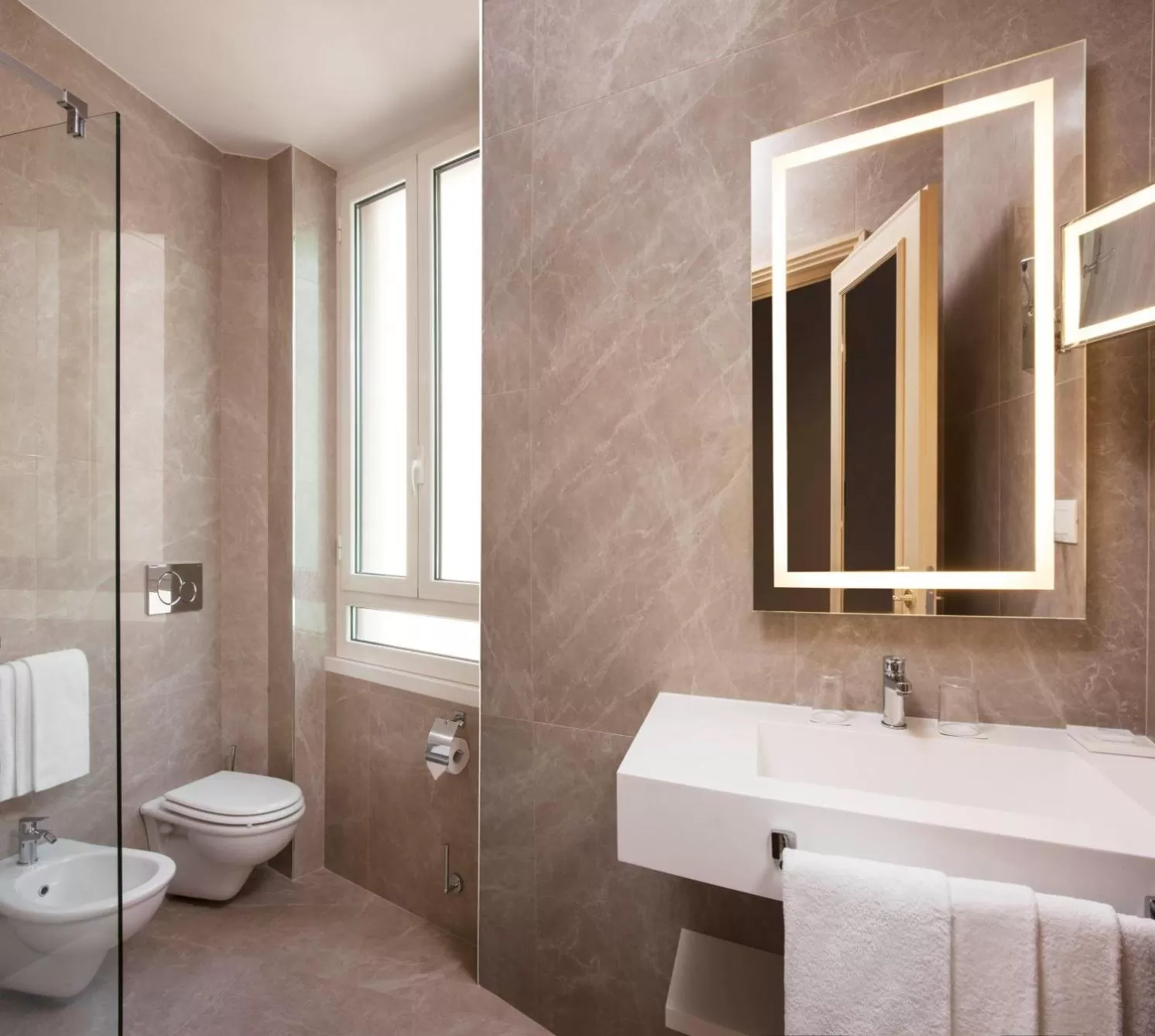 Bathroom in Radisson Blu GHR Rome