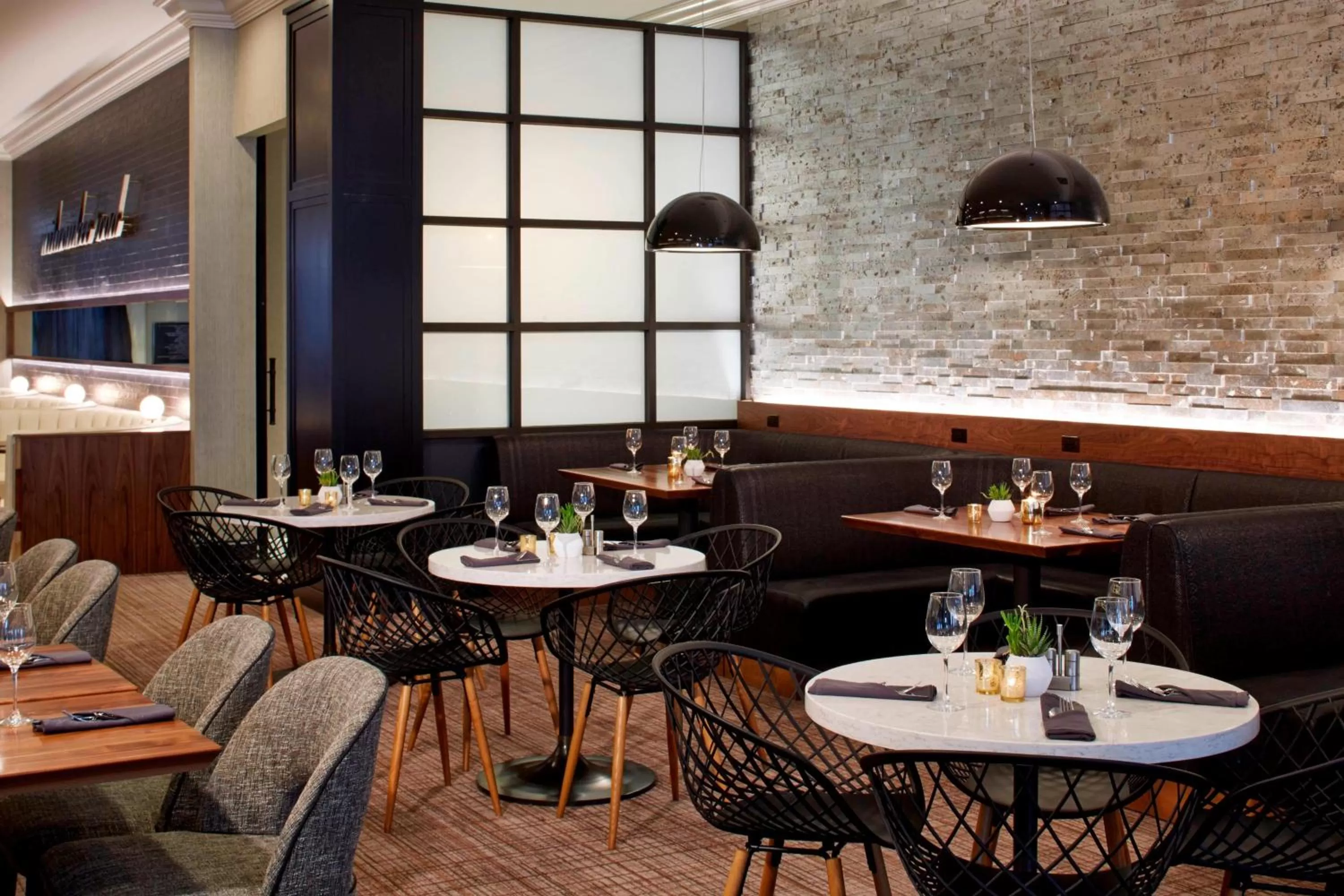 Restaurant/places to eat in Renaissance Minneapolis Hotel, The Depot