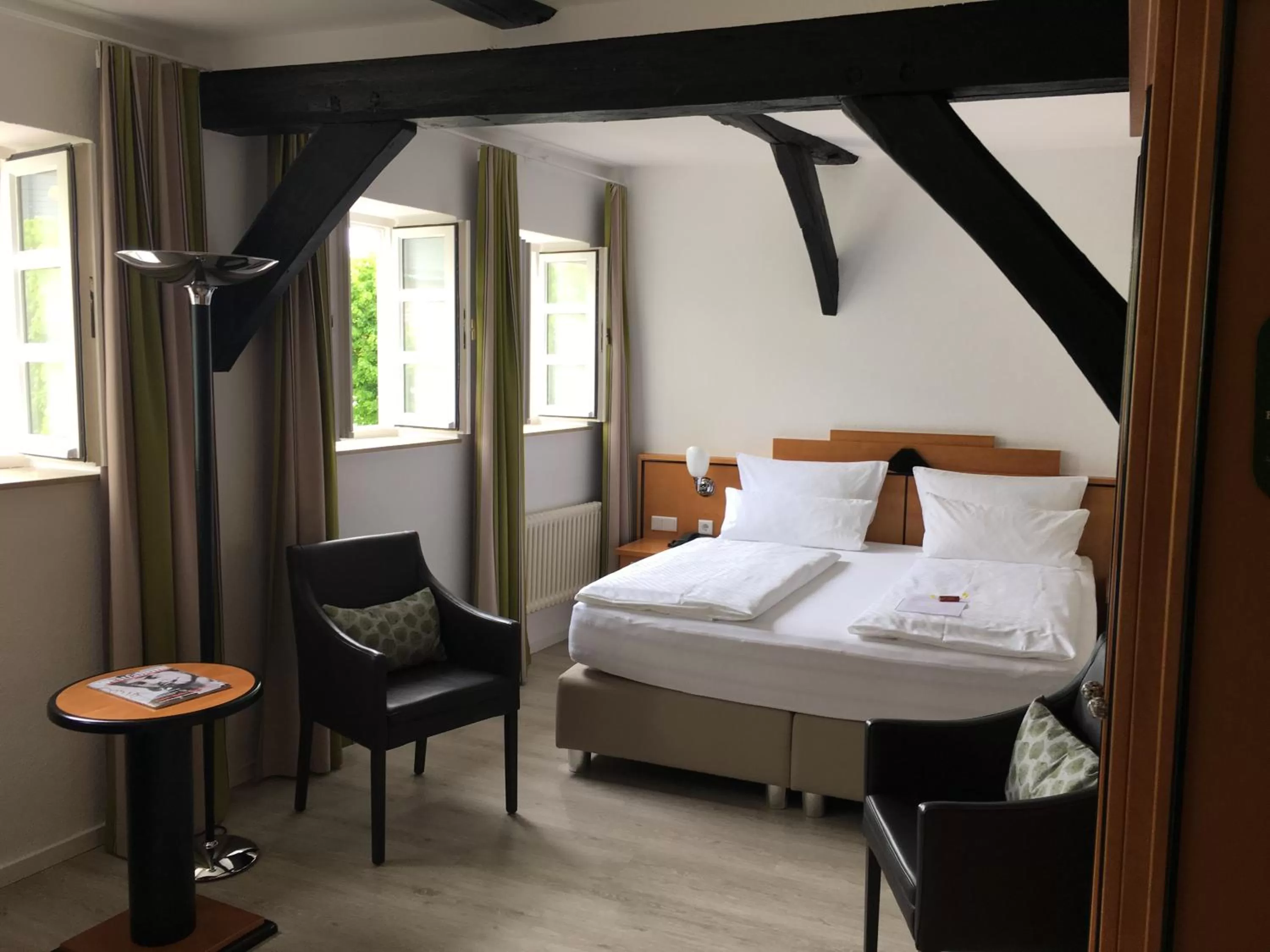 Seating area, Bed in Alt Warburg