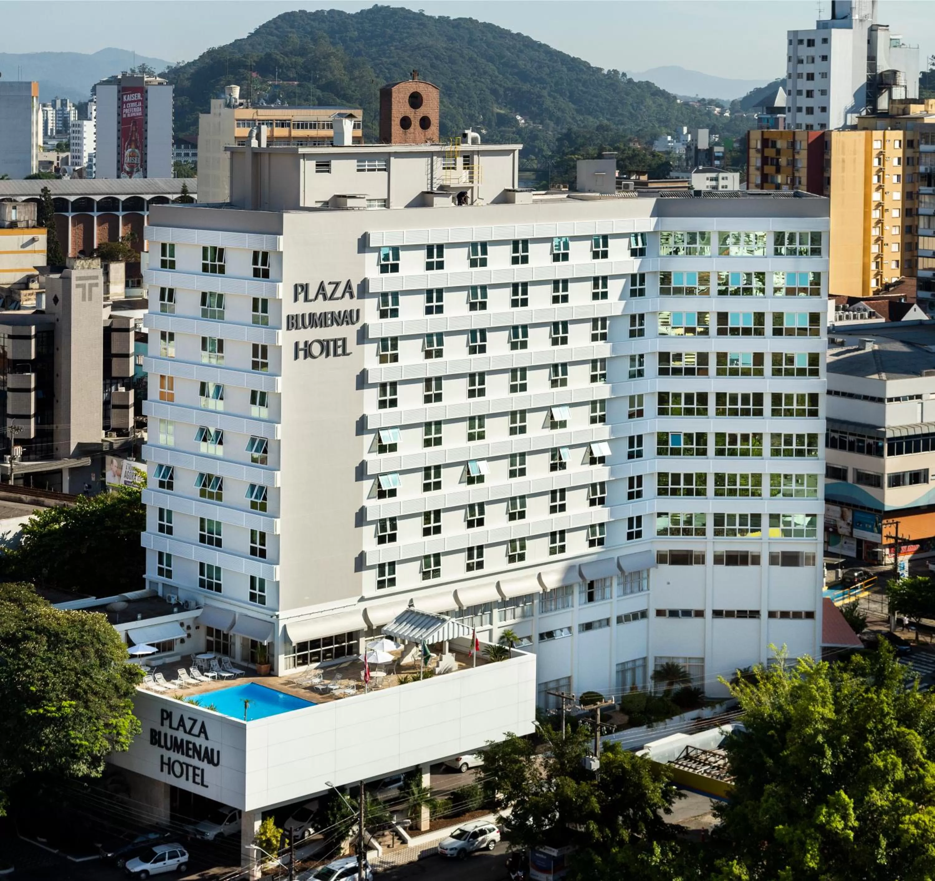 Property building in Plaza Blumenau Hotel