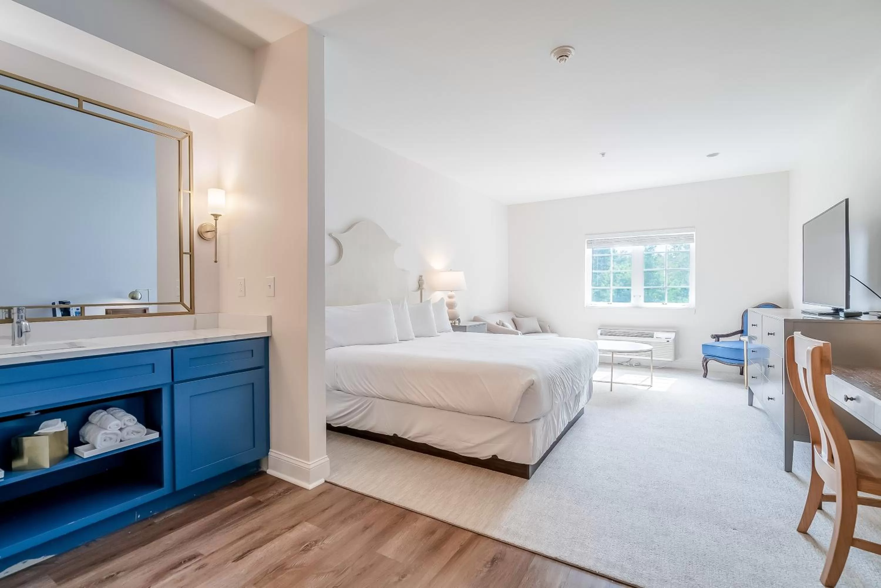 Bedroom, Bed in Chateau Renault