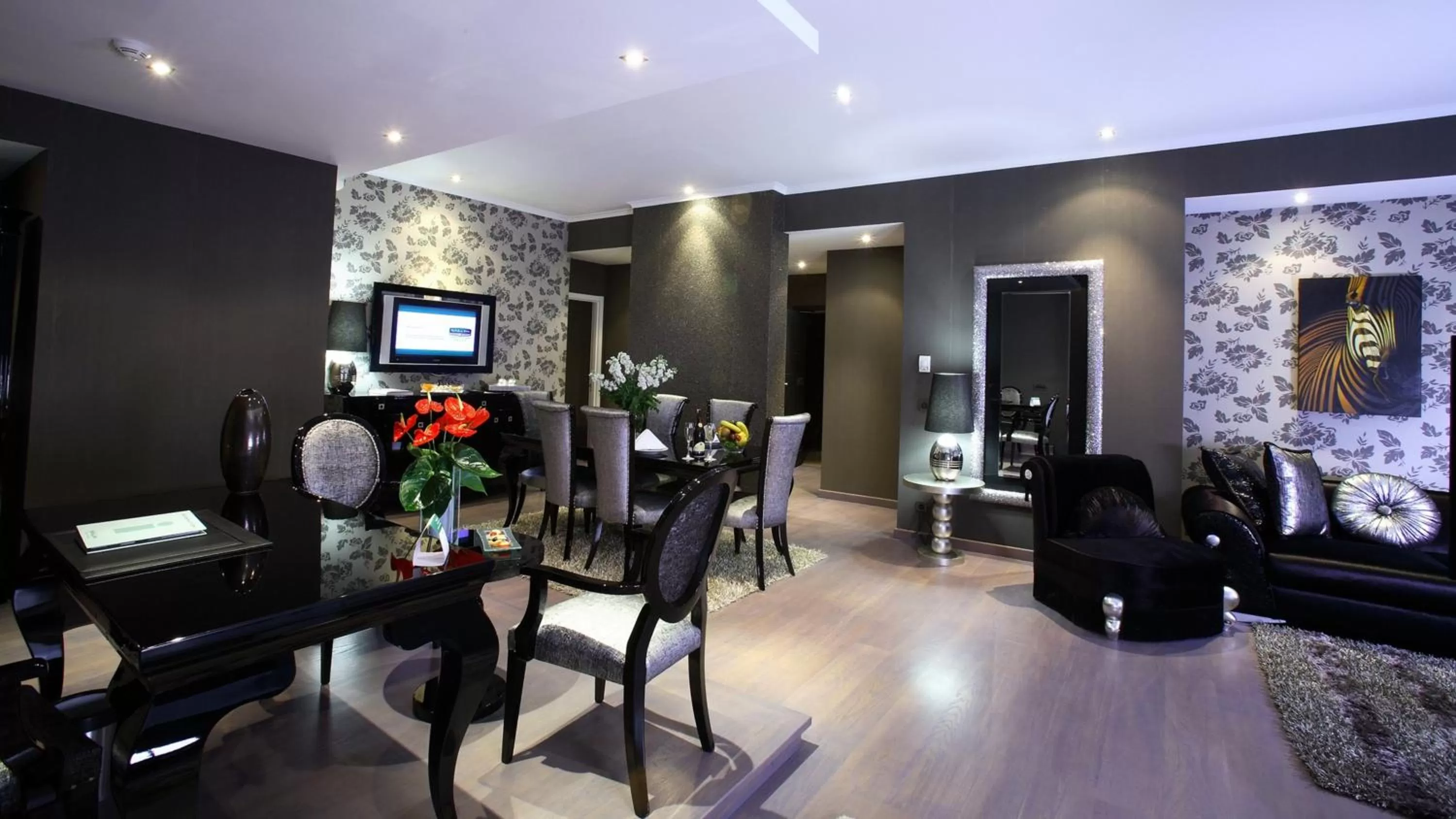 Photo of the whole room, Seating Area in Nova Plaza Prime Hotel