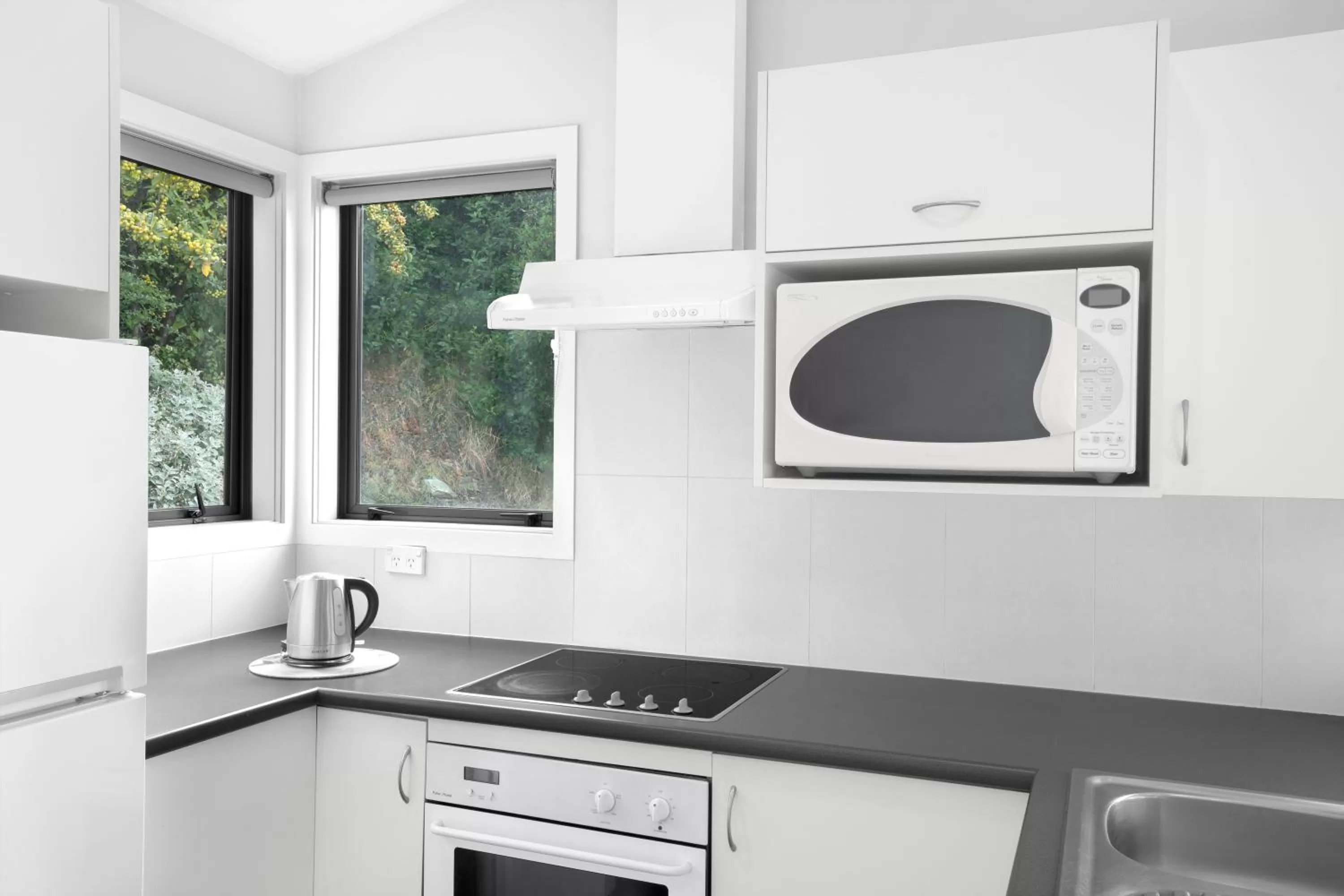 Kitchen or kitchenette in Mantra The Point