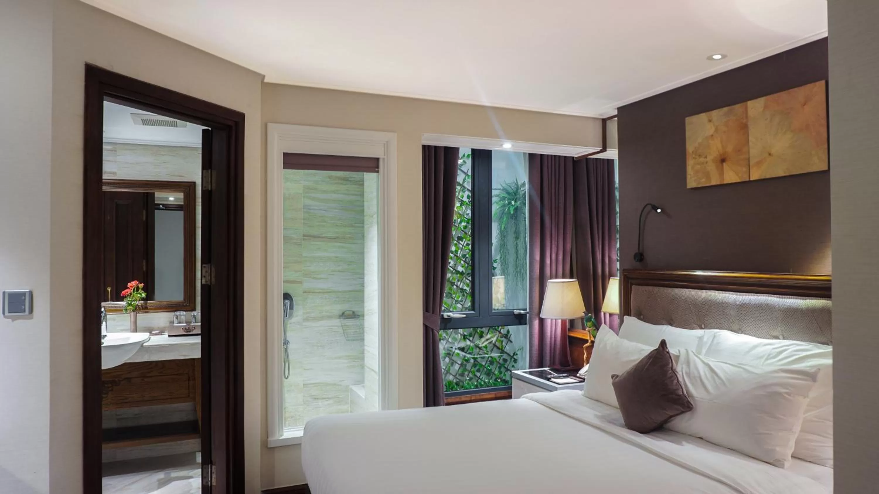 View (from property/room), Bed in The Chi Boutique Hotel