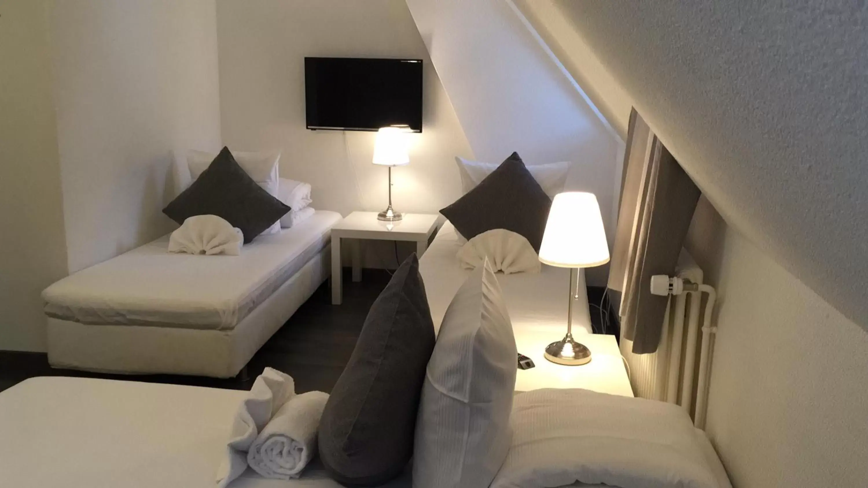 Triple Room with Garden View in INSIDE FIVE - City Apartments Triple Room with Garden View in INSIDE FIVE - City Apartments