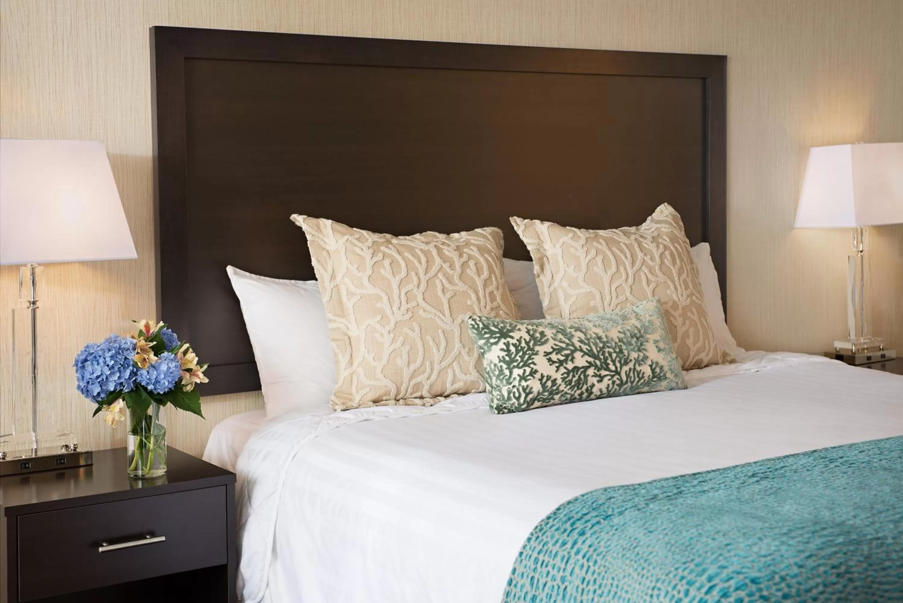 Bed in Port Inn & Suites Kennebunk, an Ascend Collection Hotel