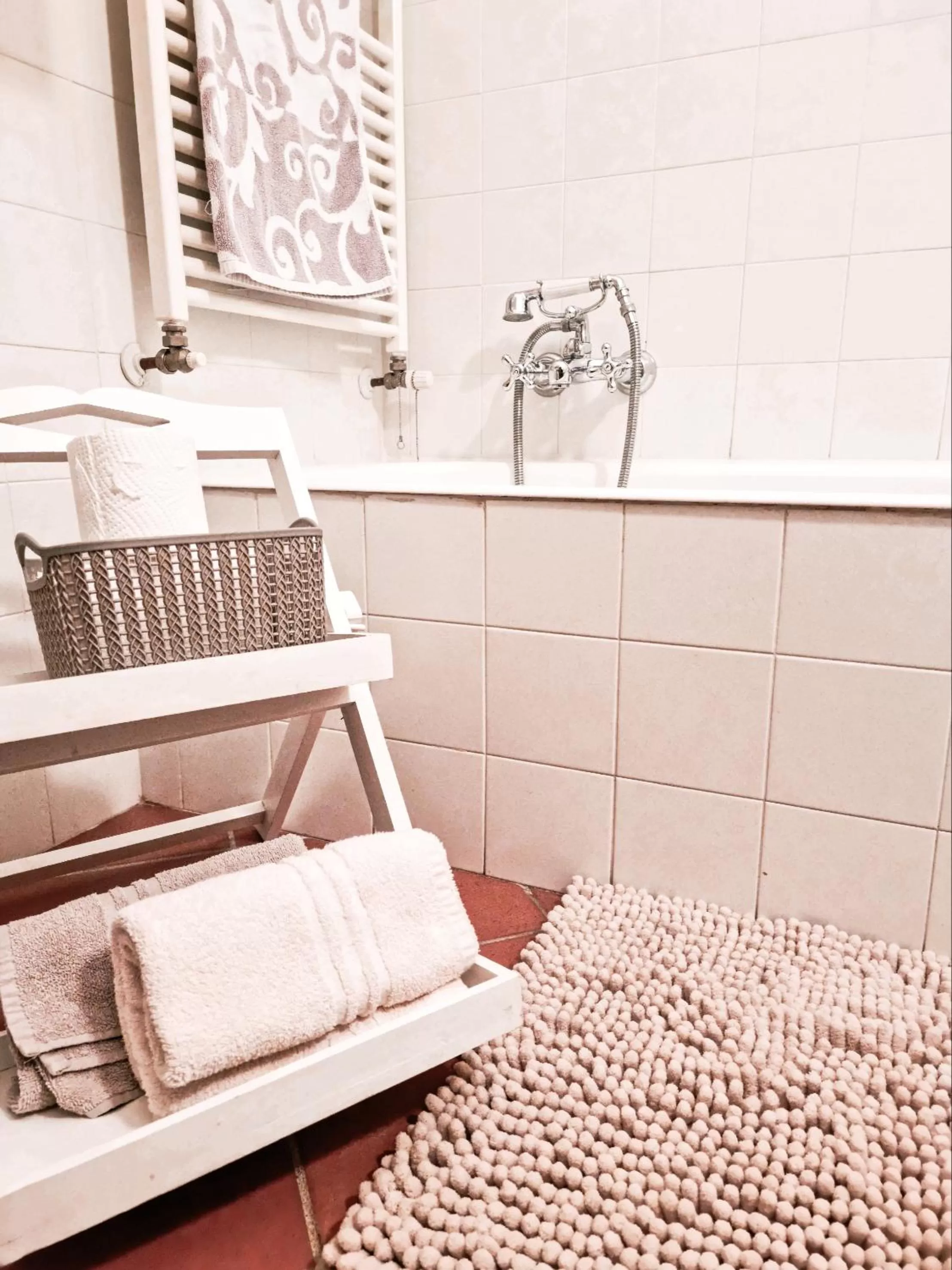 Bathroom, Bed in Il Cantuccio di Gioia