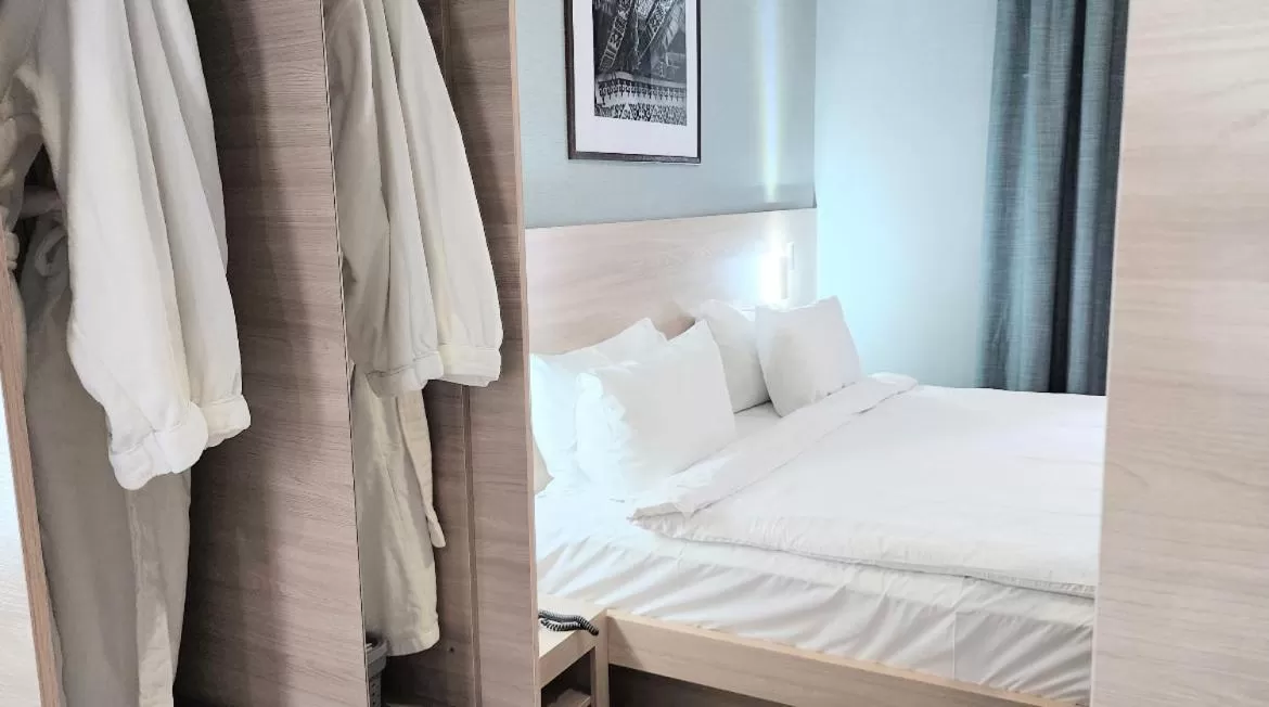 Photo of the whole room, Bed in Resident Hotel Gogol