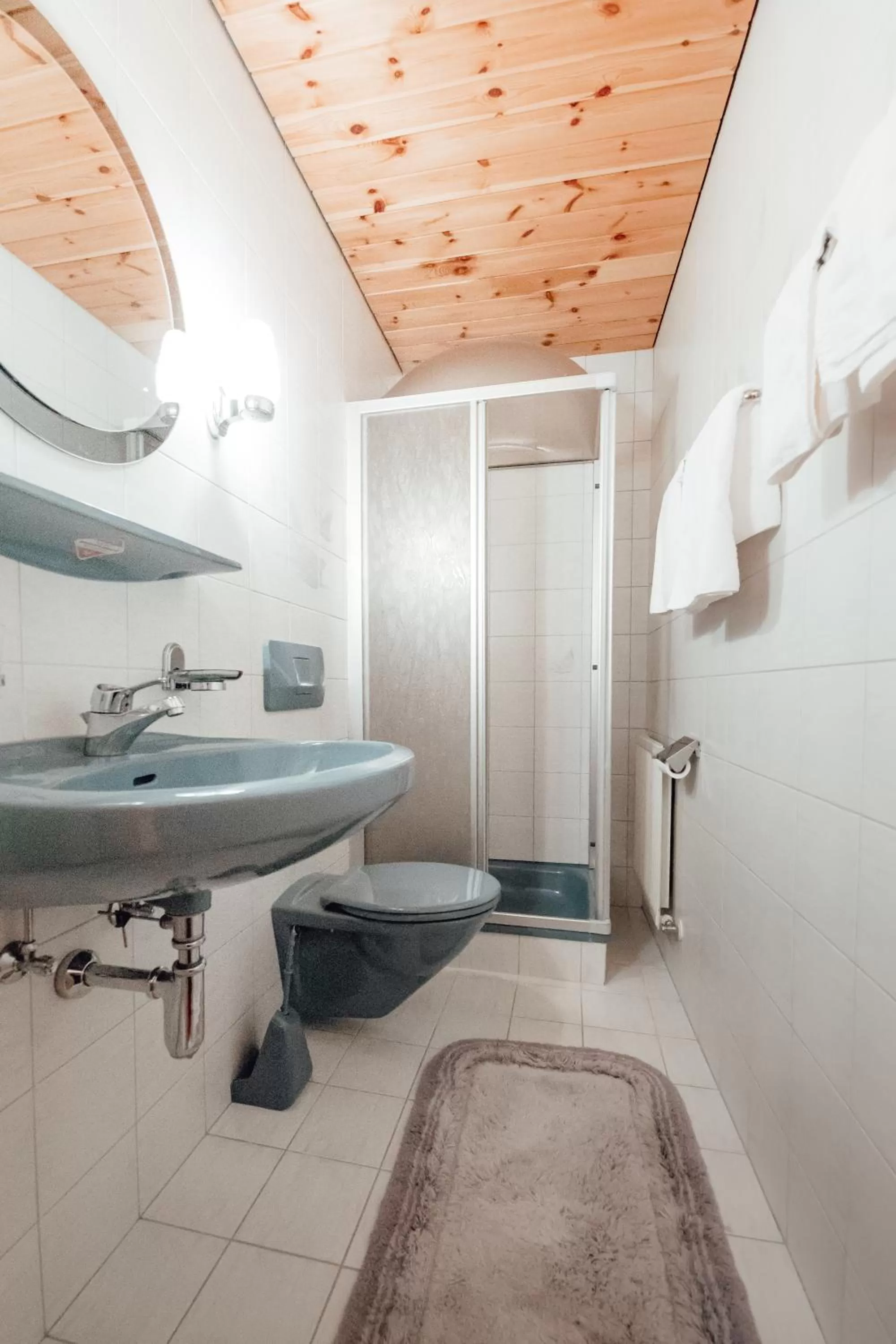 Shower in Dandler - Zimmer und Ferienwohnungen