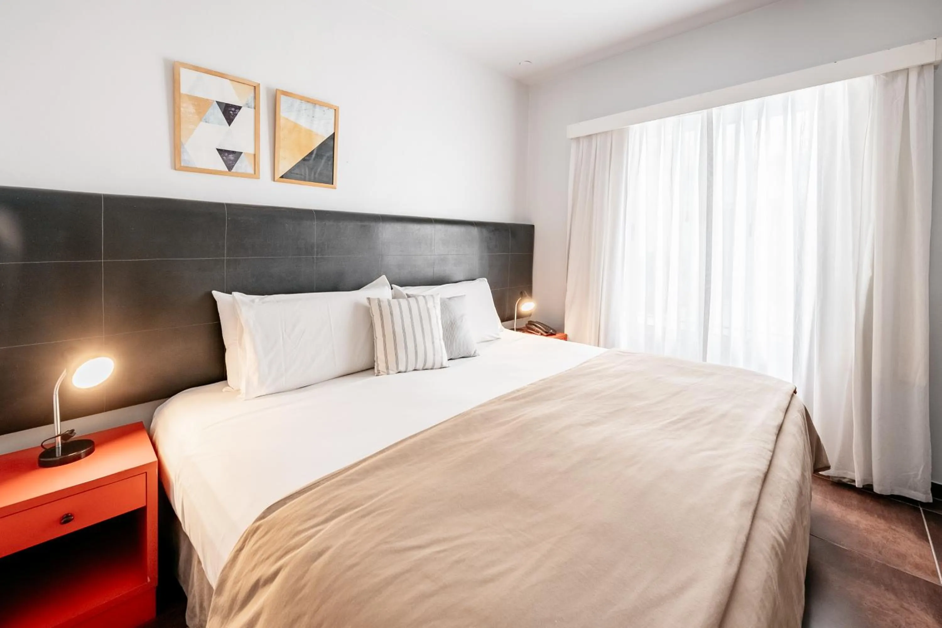 Bedroom, Bed in 5411 Soho Hotel