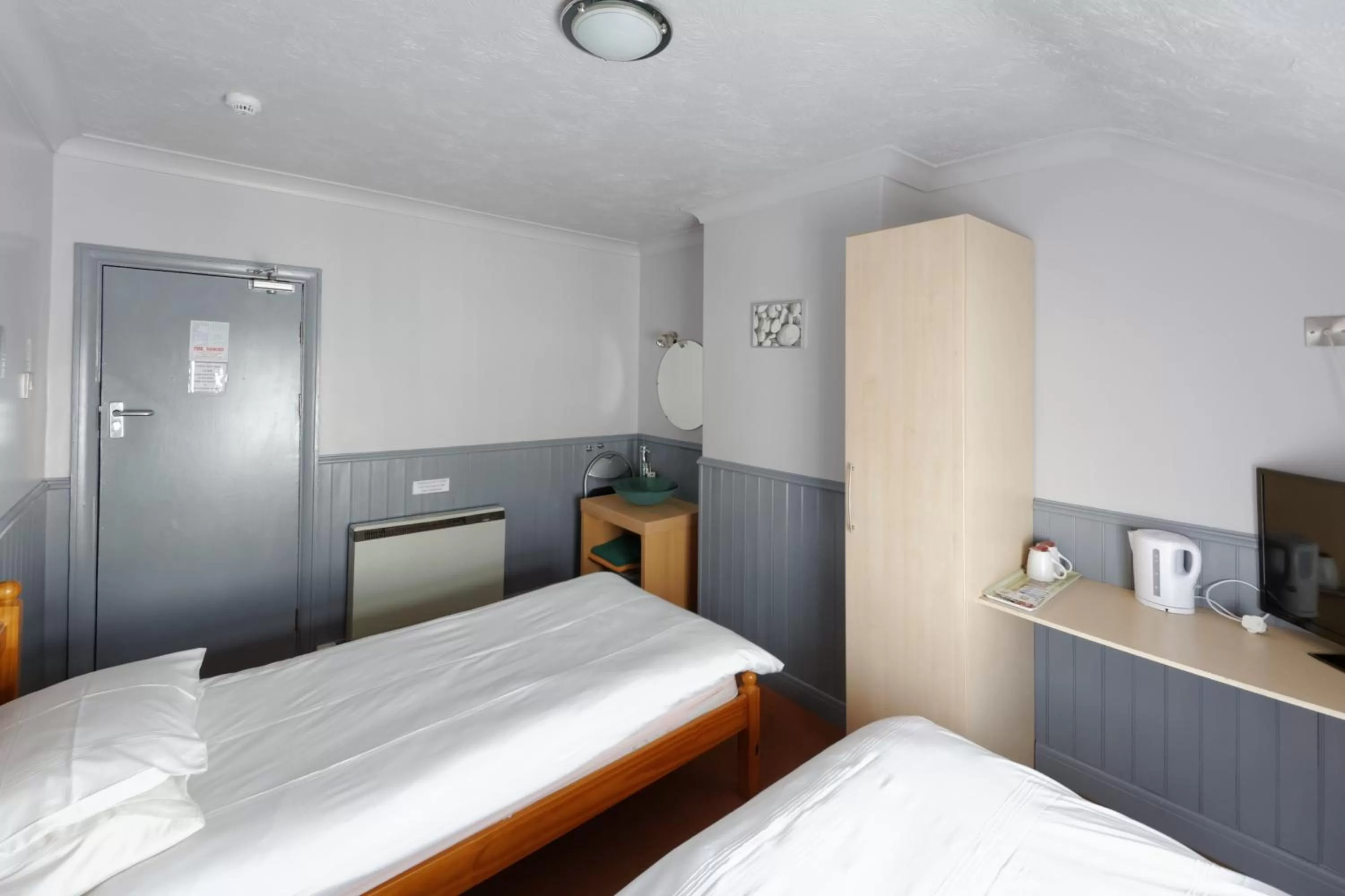 Photo of the whole room, Bed in Mallowview guest house