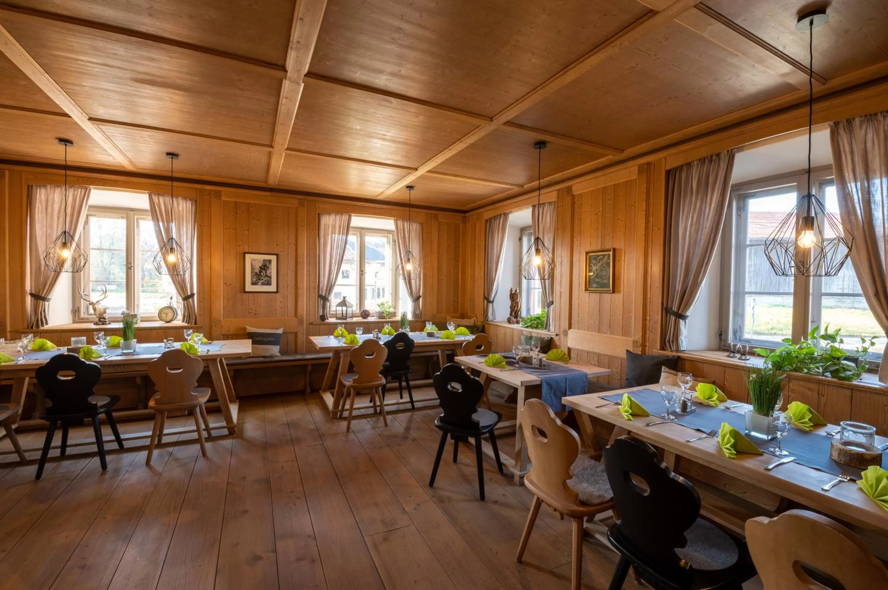 Restaurant/places to eat in LANDHOTEL ALTE ZOLLSTATION- Historical Building