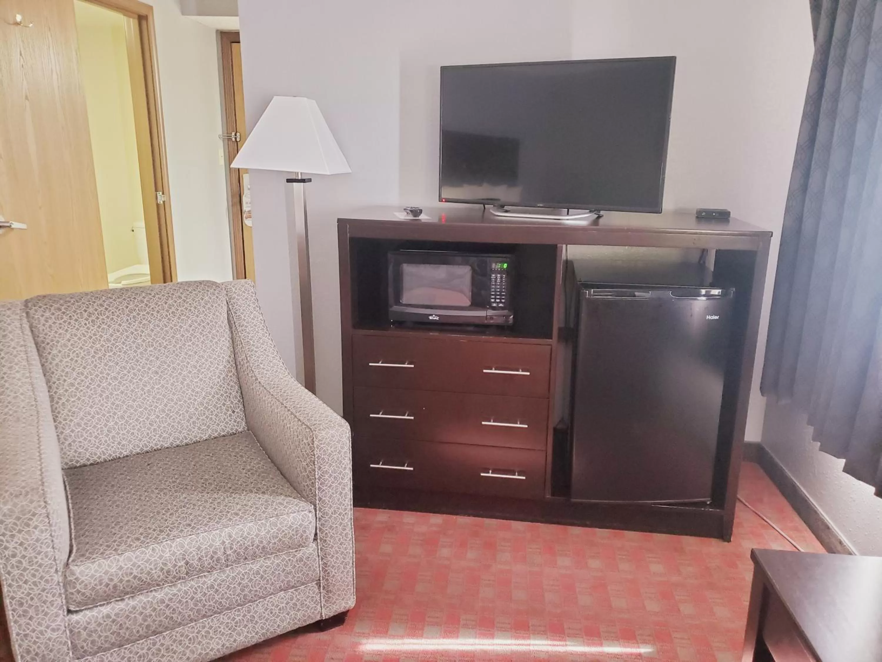 Bedroom in Blackstone Lodge and Suites