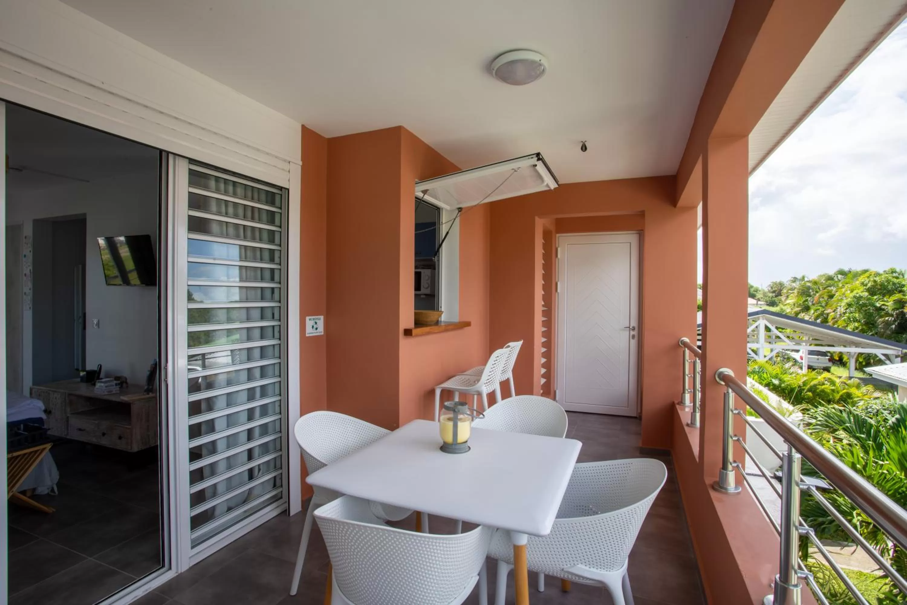 Patio in Hôtel Guadeloupe Palm Suites