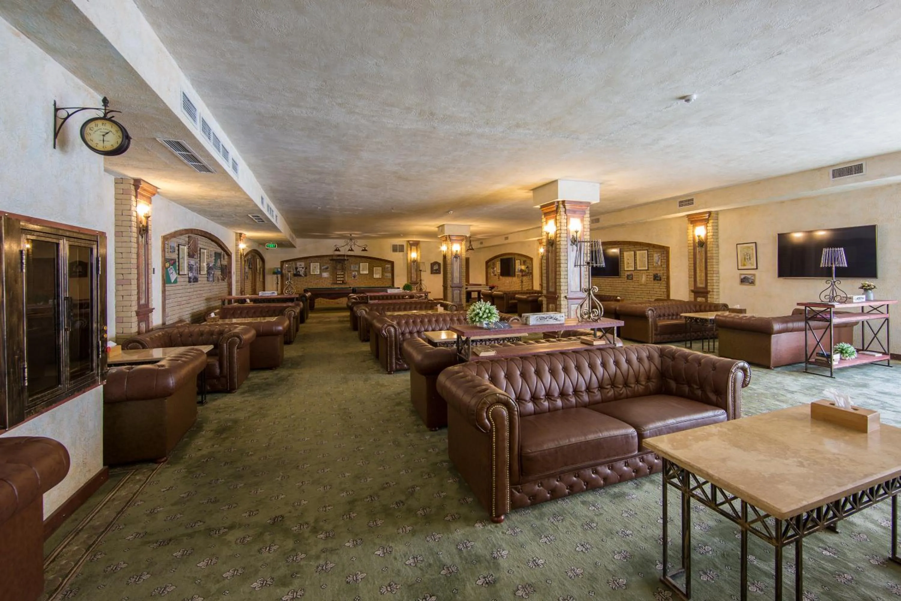 Restaurant/places to eat in Caucasus Hotel